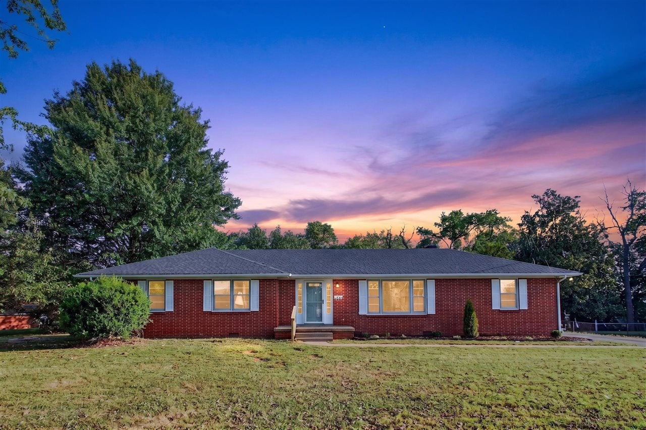404 Longview Drive — photo