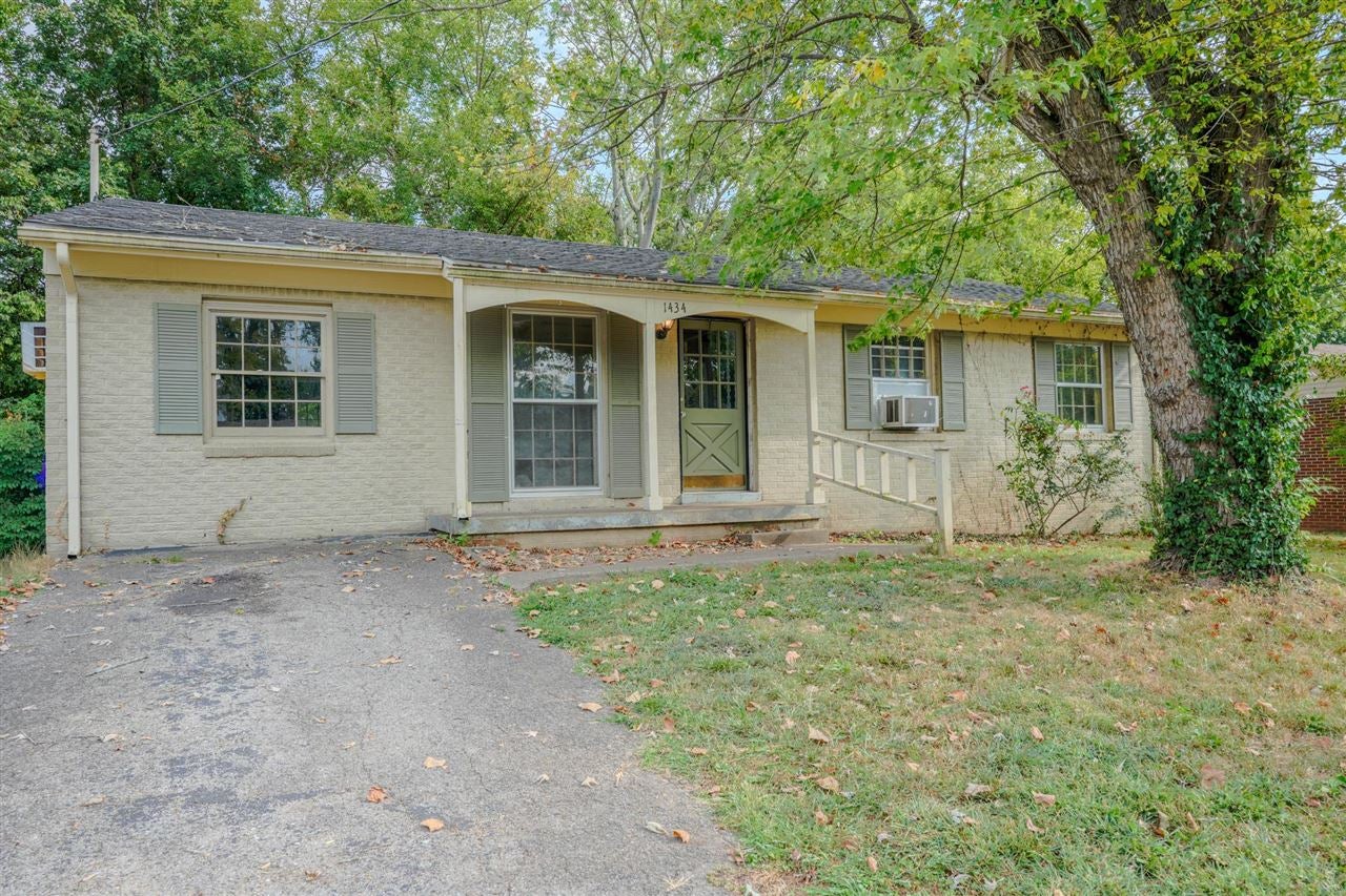 1434 Clayton Court — photo