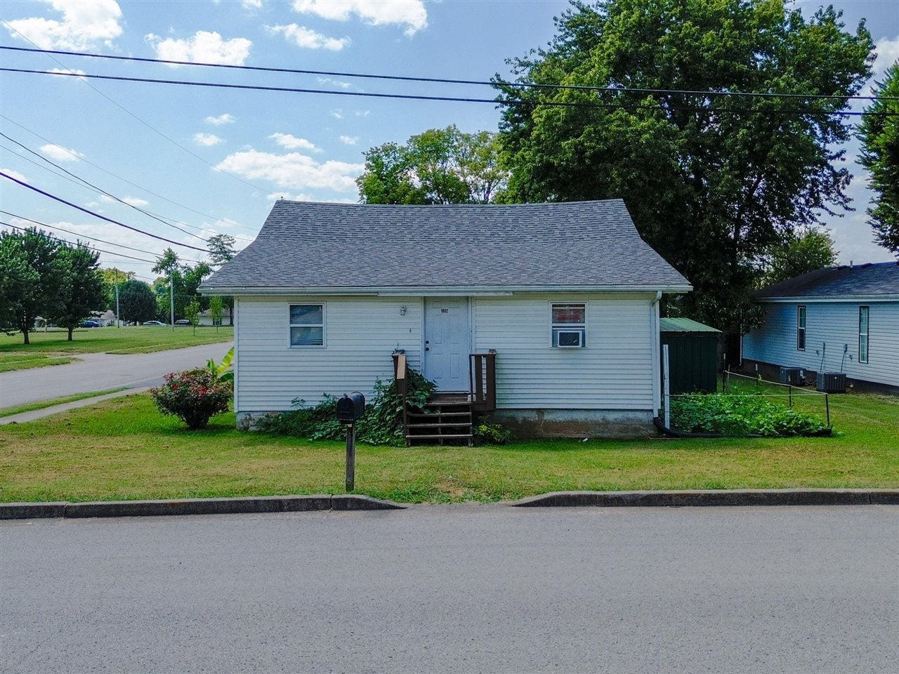 1002 Lewis Avenue — photo