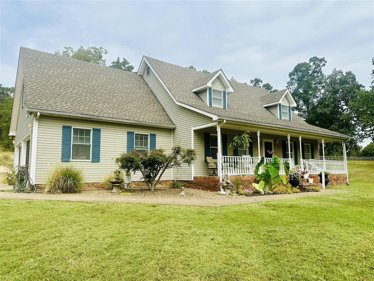 303 Lake Drive — photo
