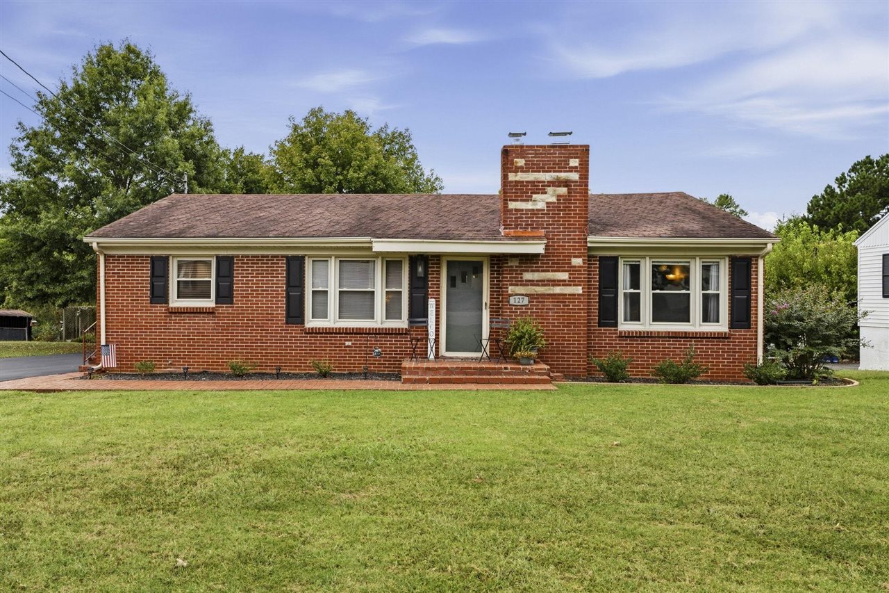 127 Lexington Drive — photo