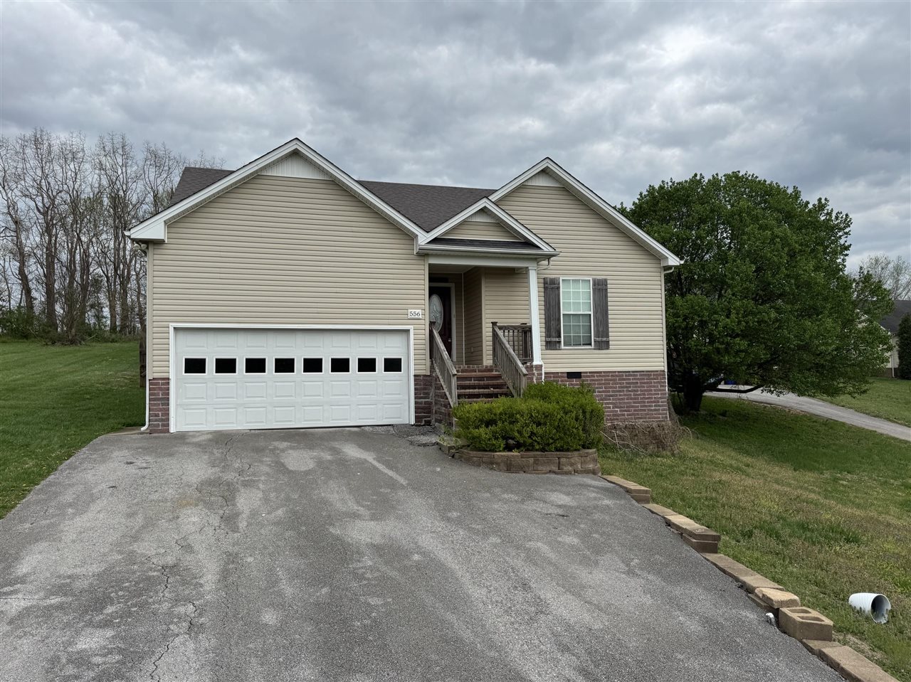 556 Clark Circle — photo