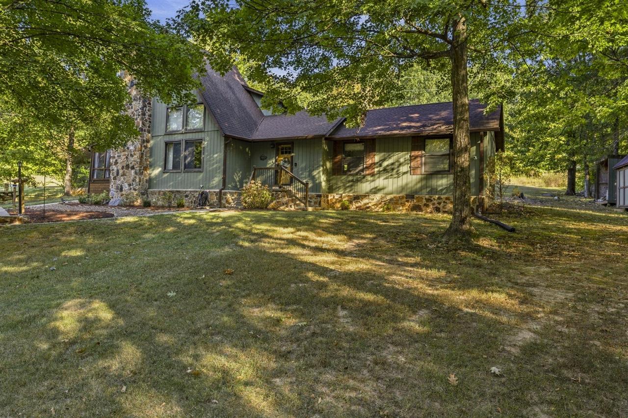 2524 Glen Lily Road — photo