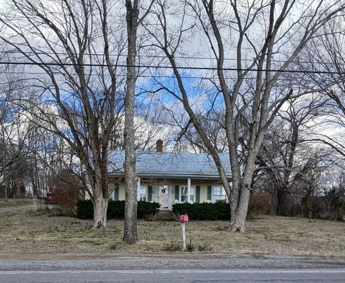 3376 Bowling Green Road — photo