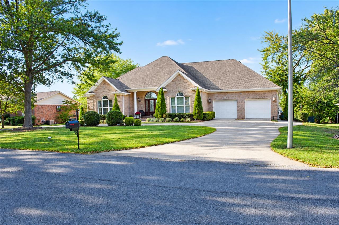 1724 Greenview Lane — photo