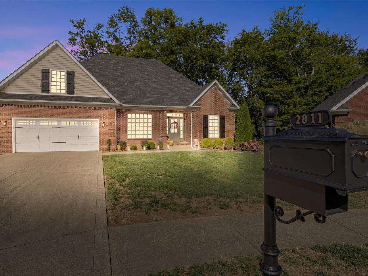 2811 Palisades Court — photo