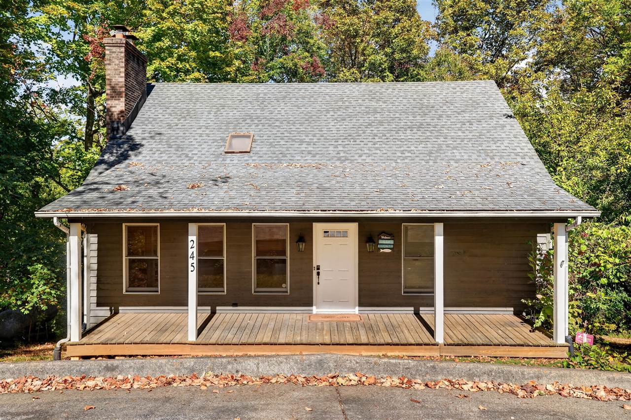 245 Lakeview Drive — photo