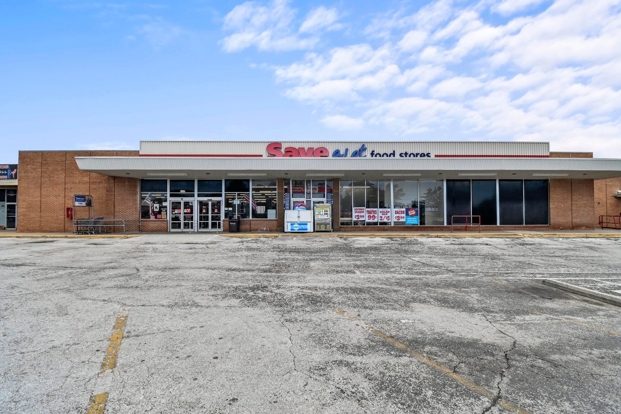 1117 E Commercial Street — photo
