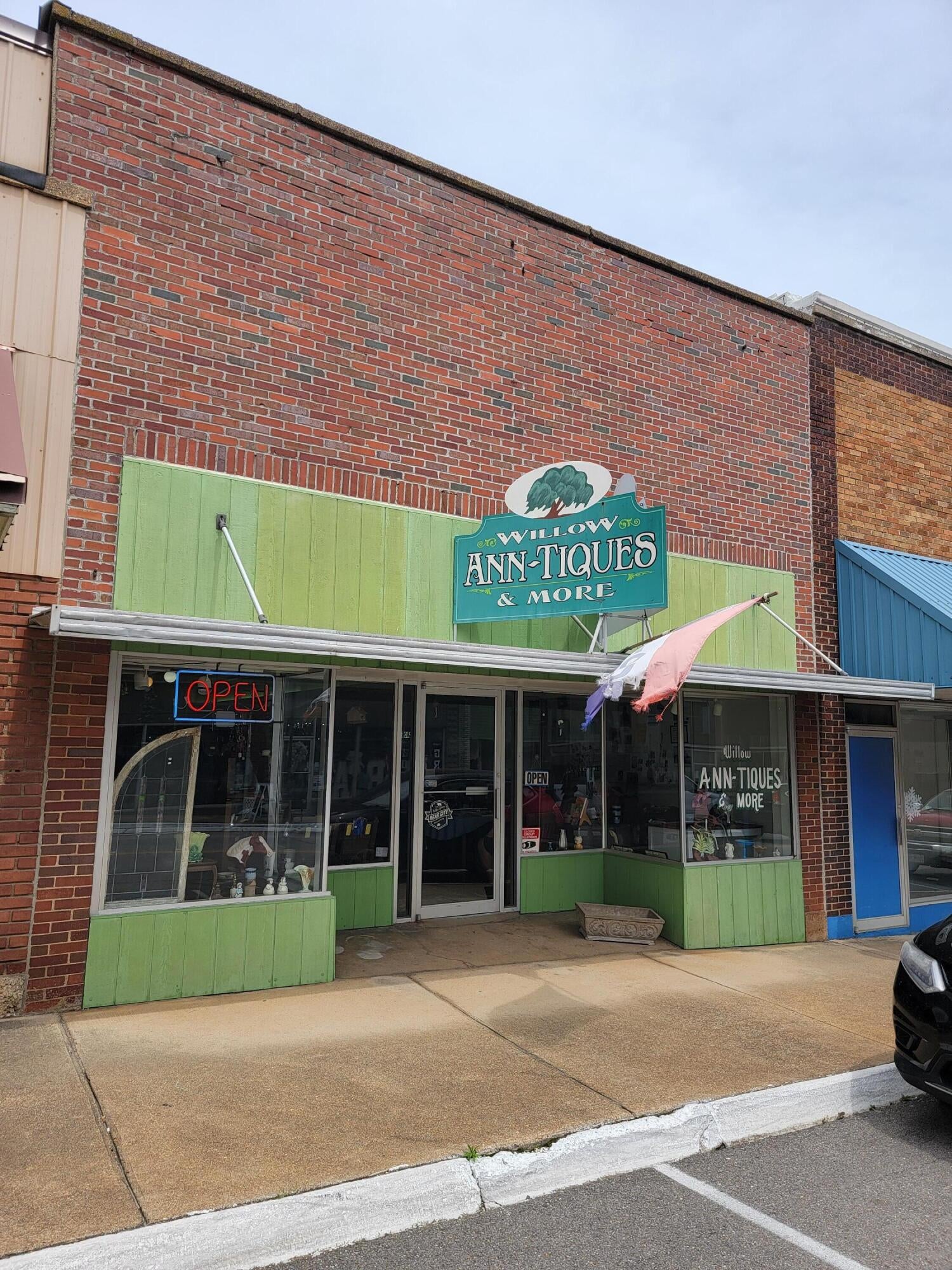 115 East Main Street — photo