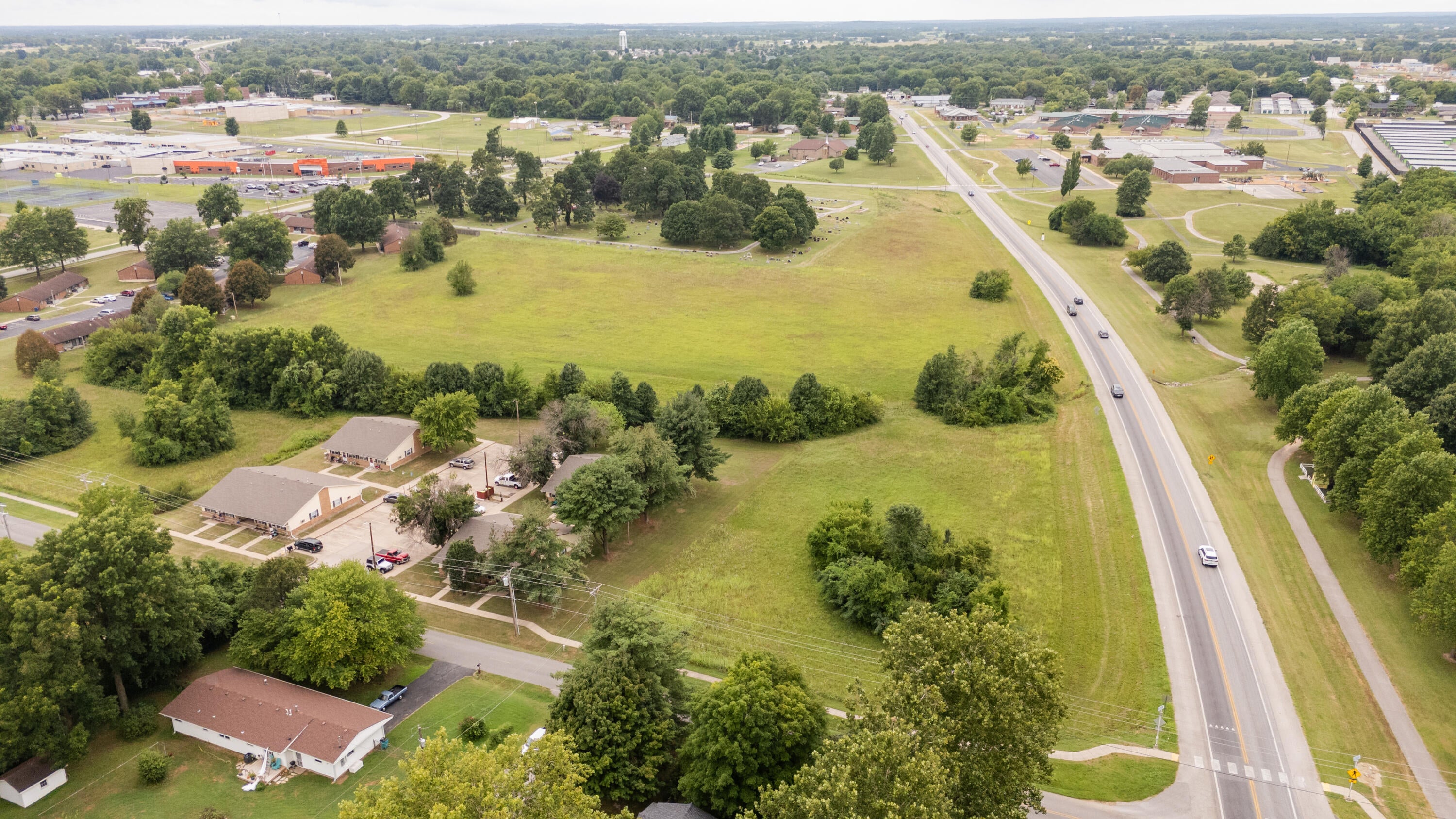 Home in Republic, MO 65738 — photo 2
