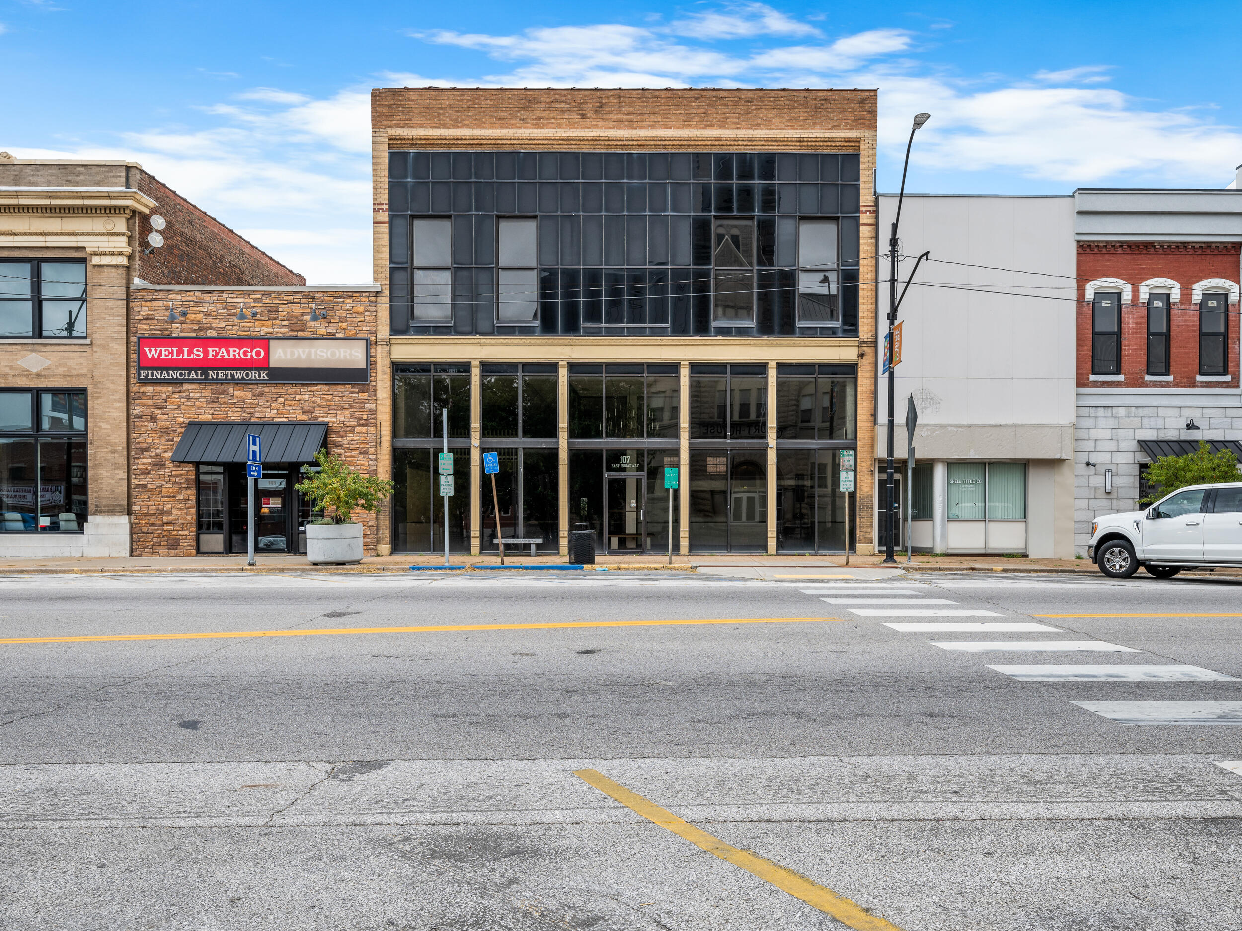 107 E Broadway Street — photo