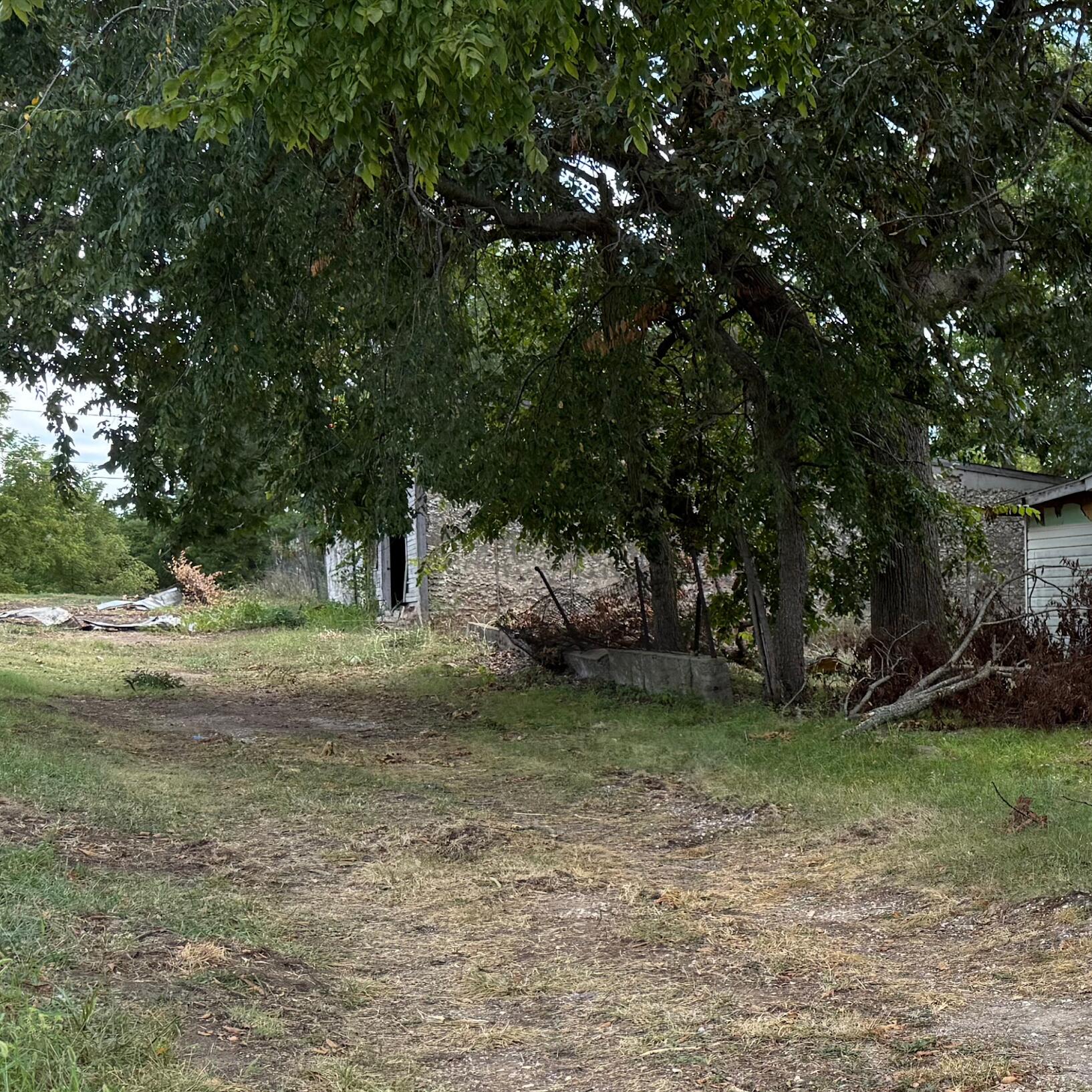 110 E Commercial Street — photo