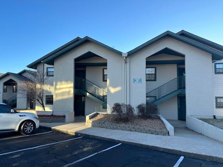 2700 Green Mountain Drive 3 — photo