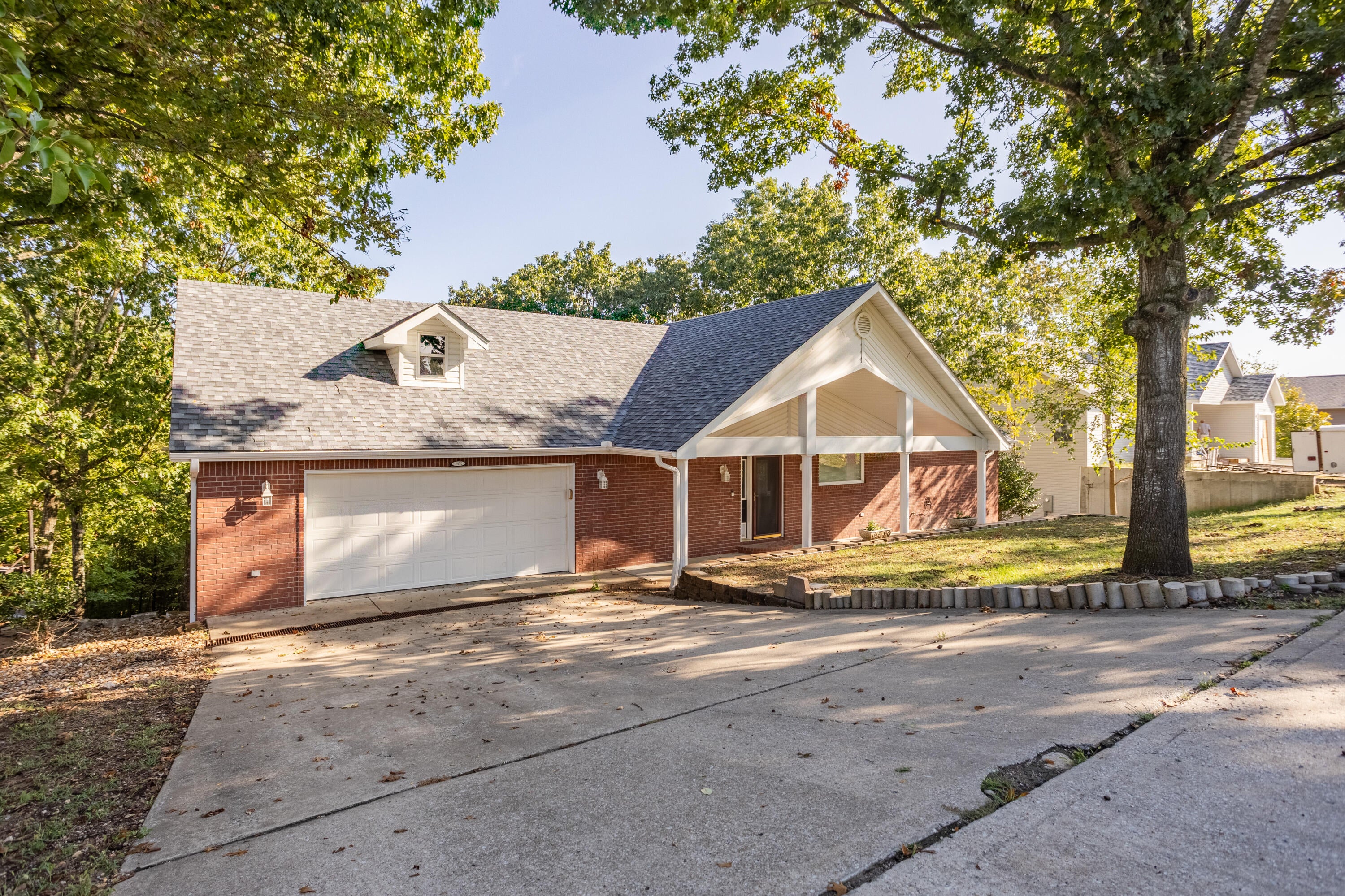 1674 Skyview Drive — photo