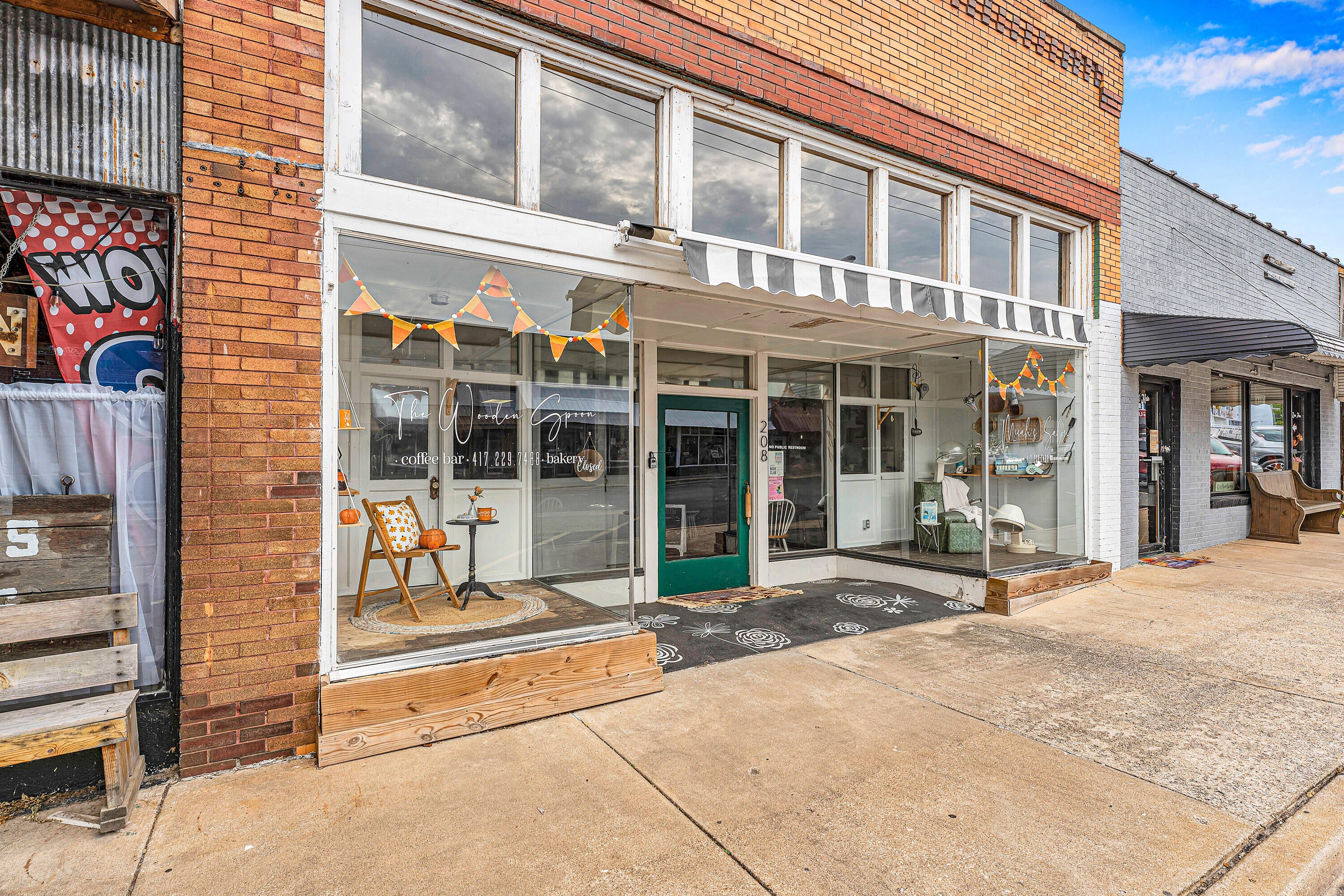 208 Main Street — photo