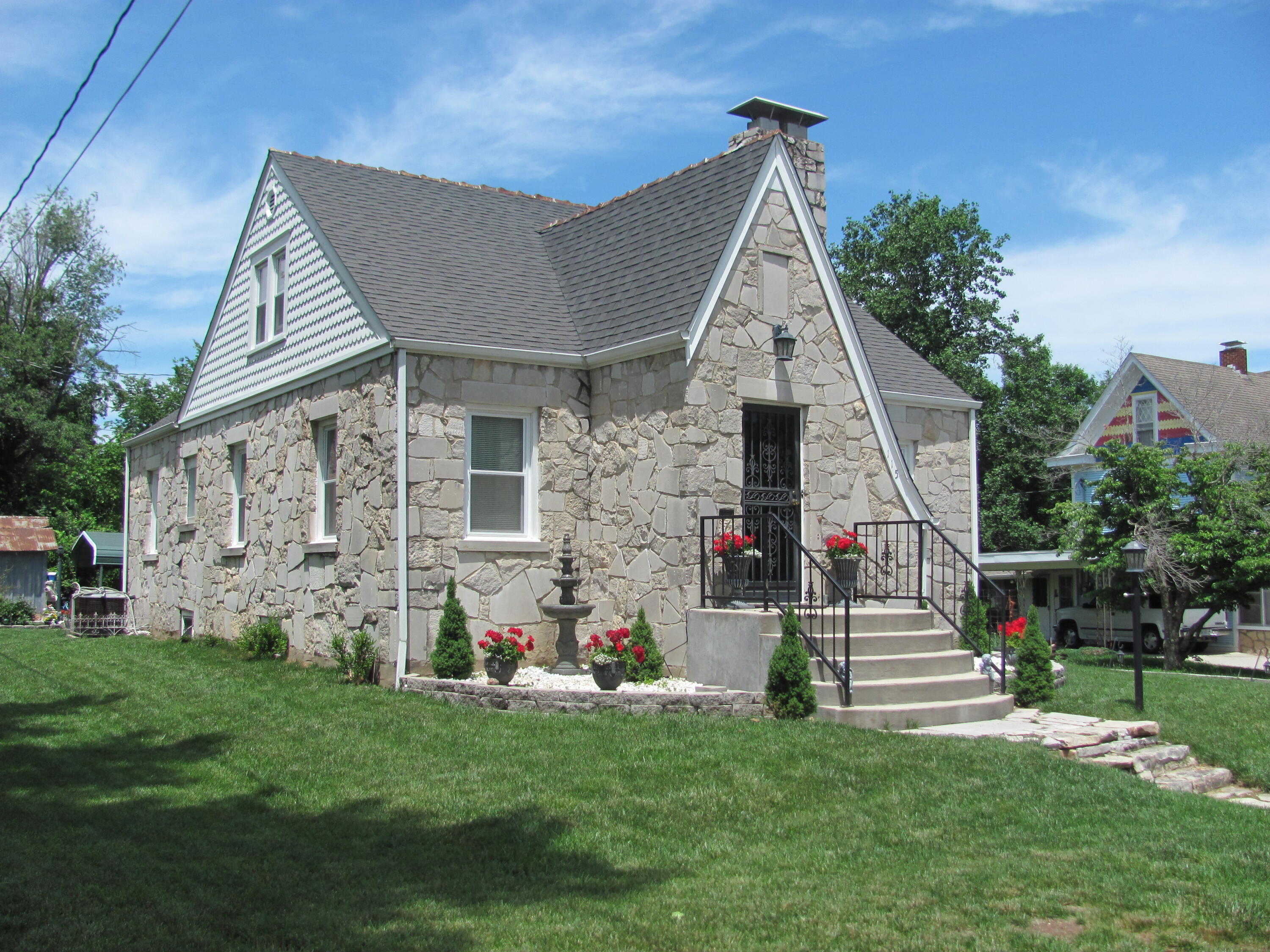 115 N Harlin Drive — photo