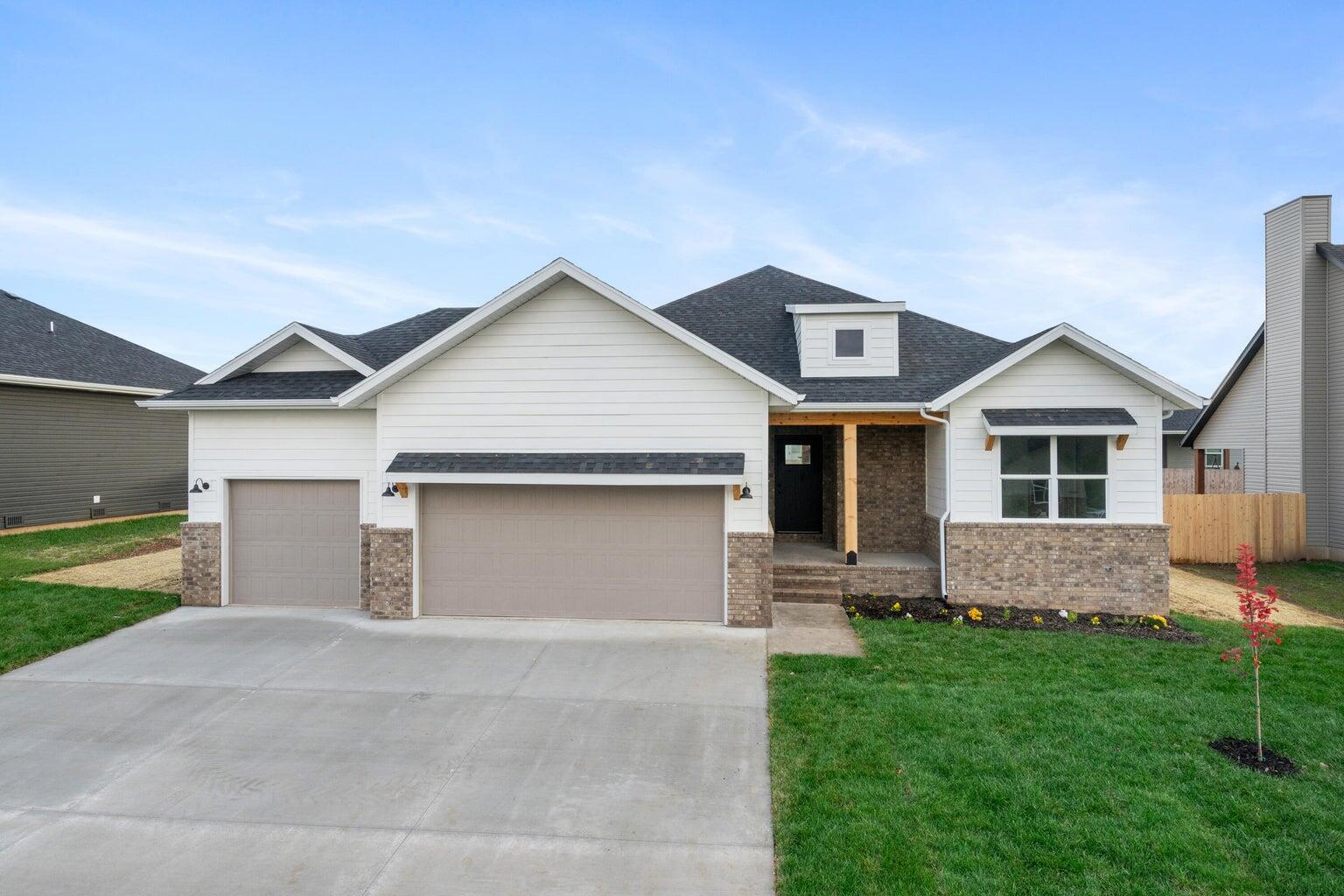 184 E Clayton Lane — photo