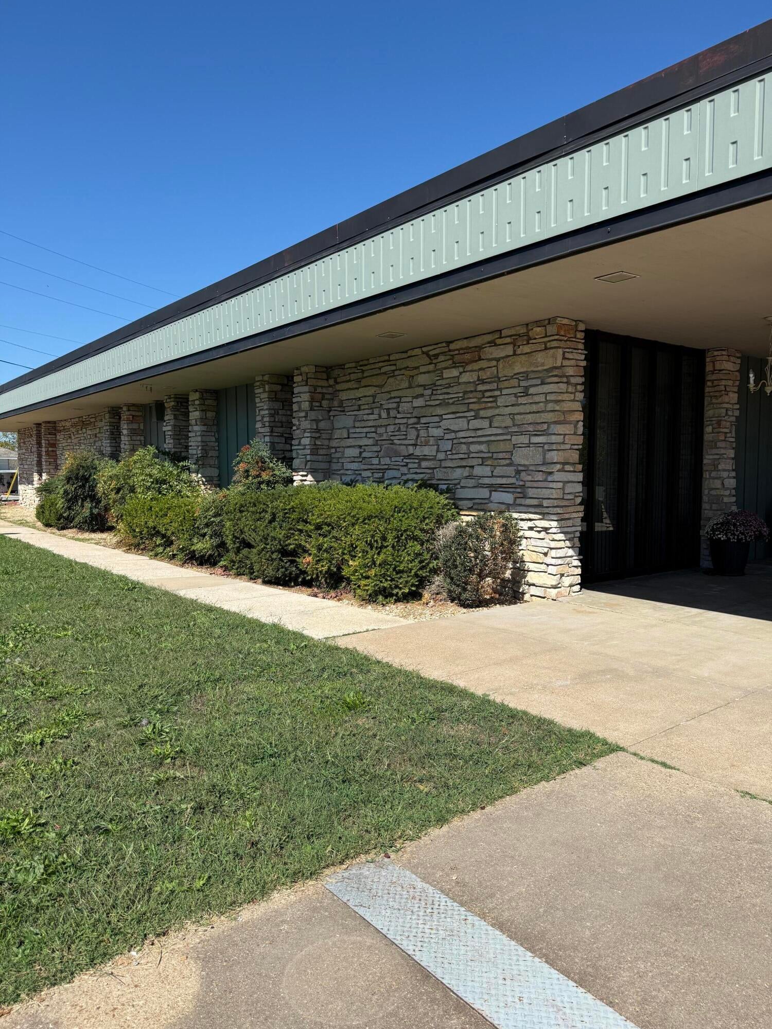 115 Shadowrock Drive — photo