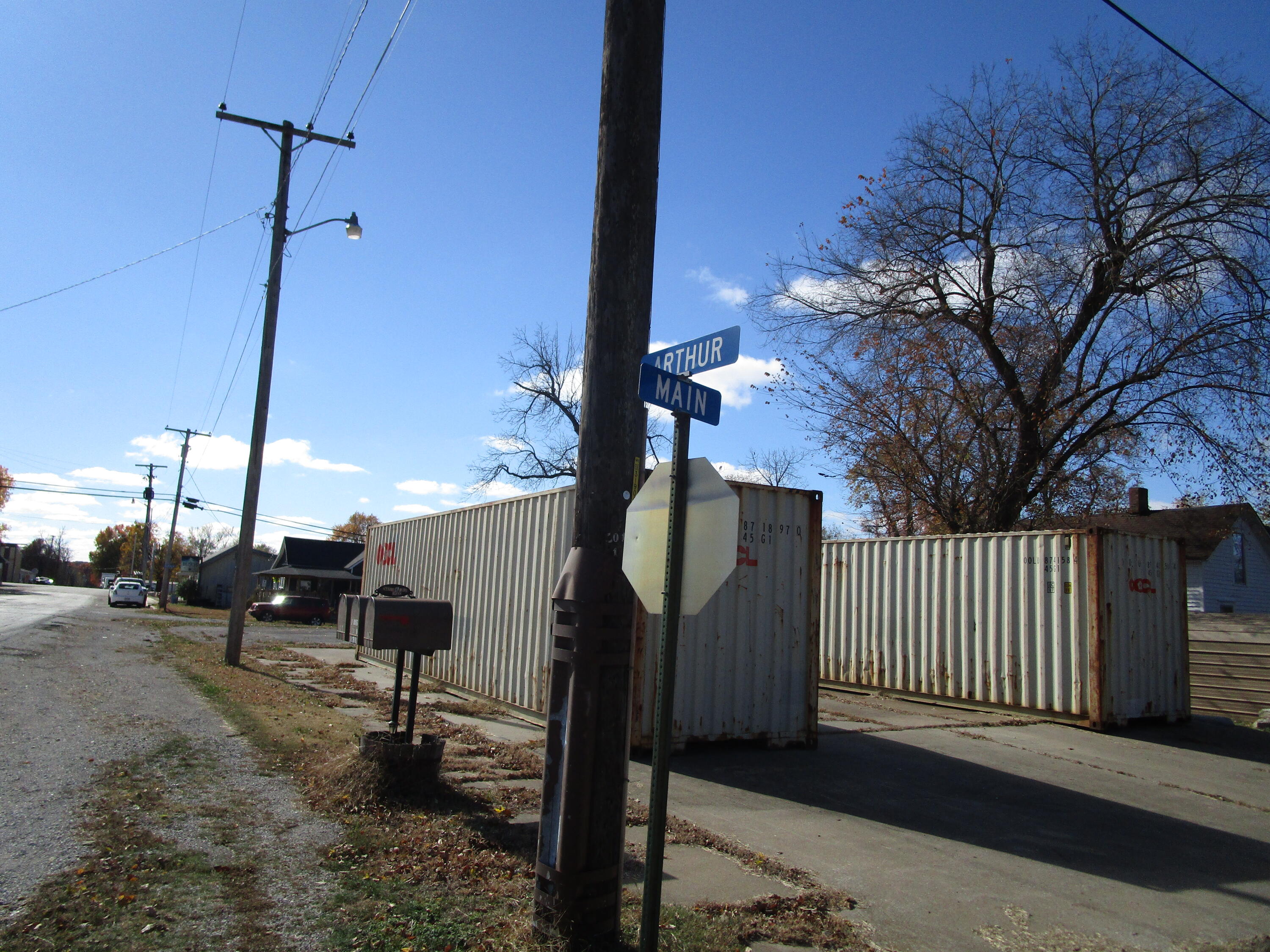 000 W Main Street — photo