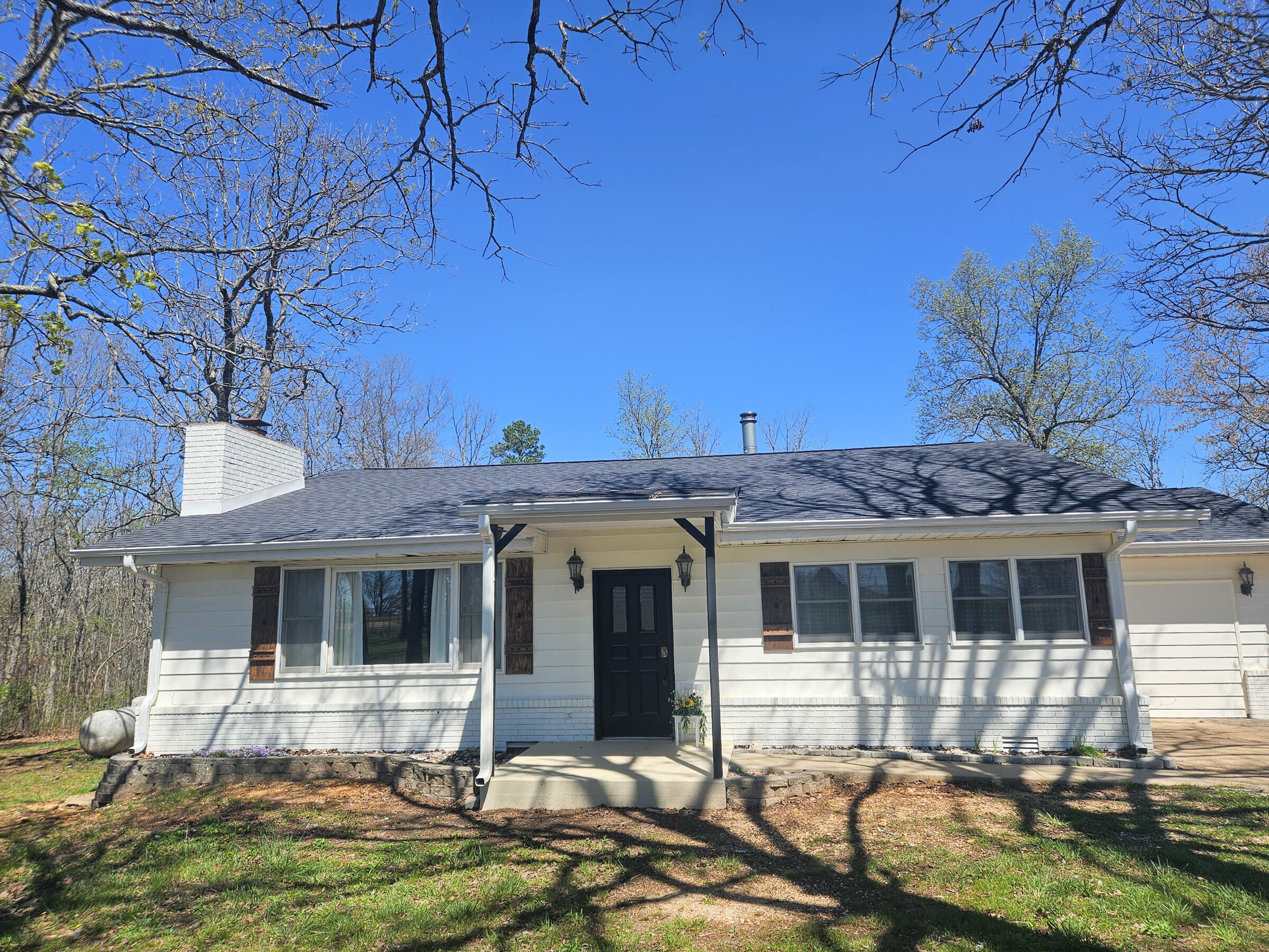 21371 Howell Road — photo