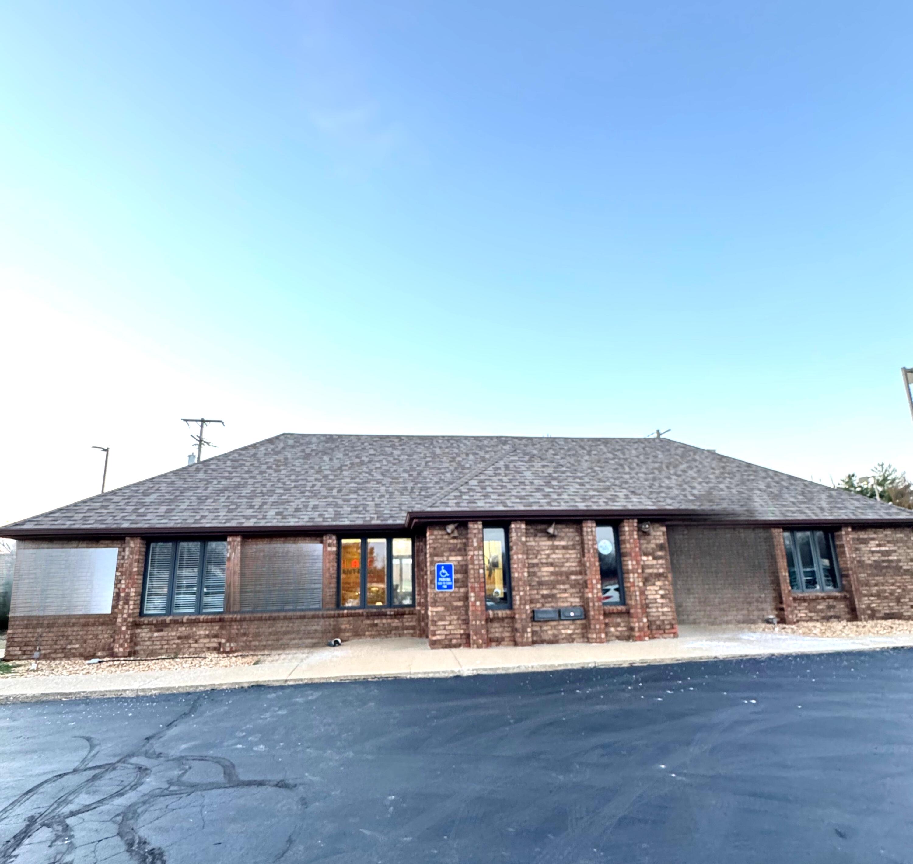 871 US Highway 60 E — photo