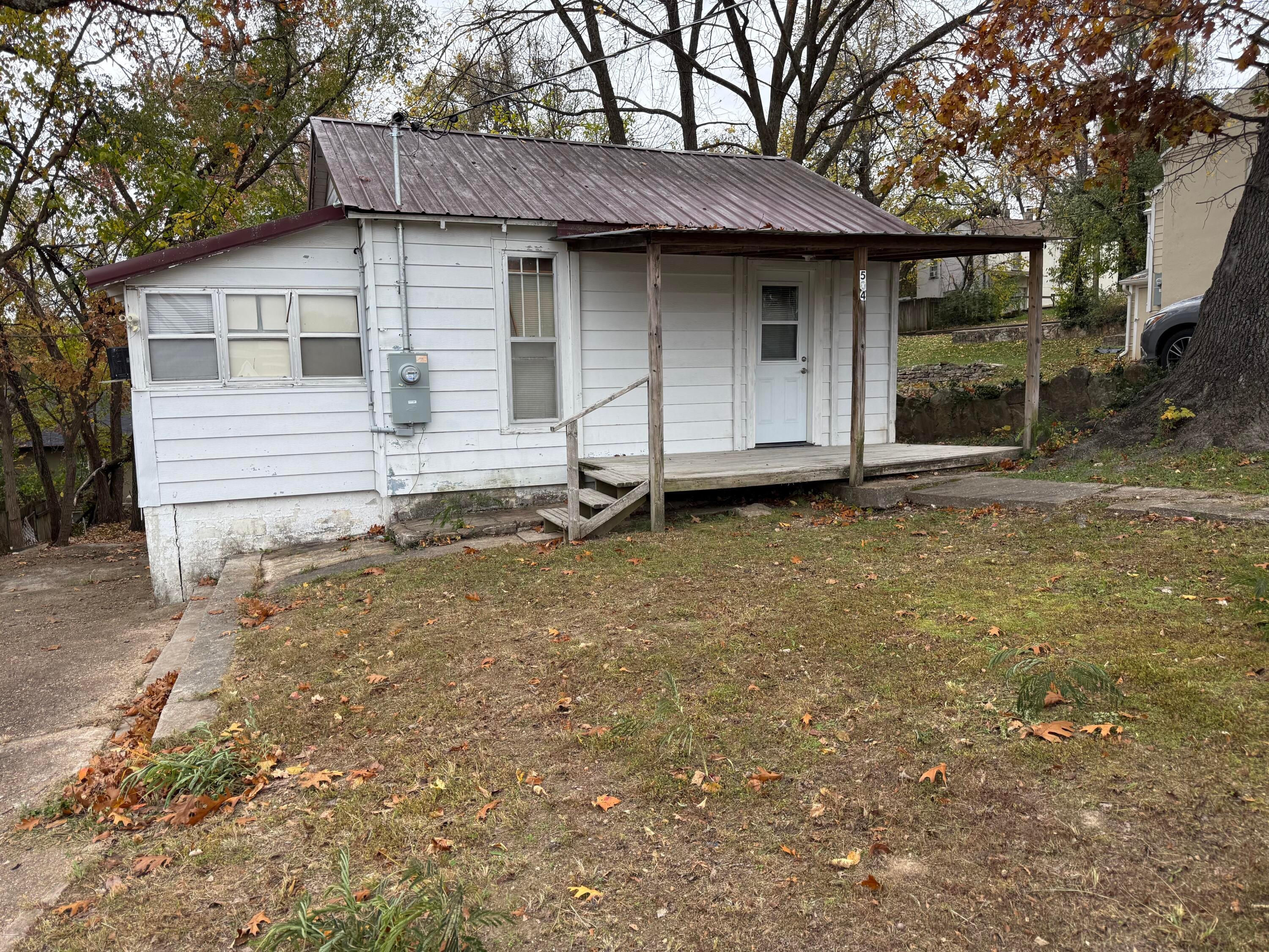 504 W Maddux Street — photo