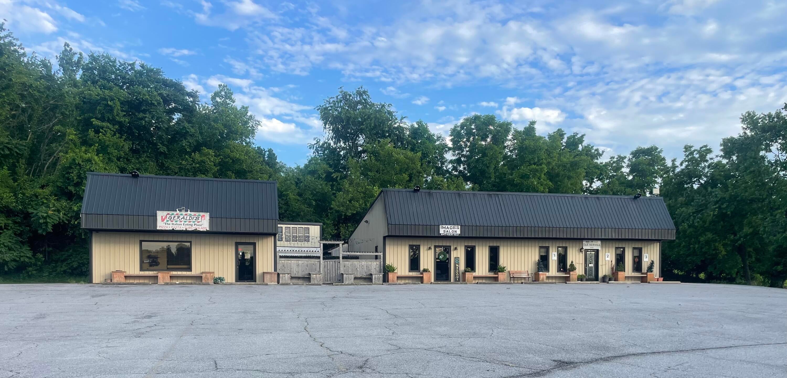 395 & 397 Sale Barn Road — photo
