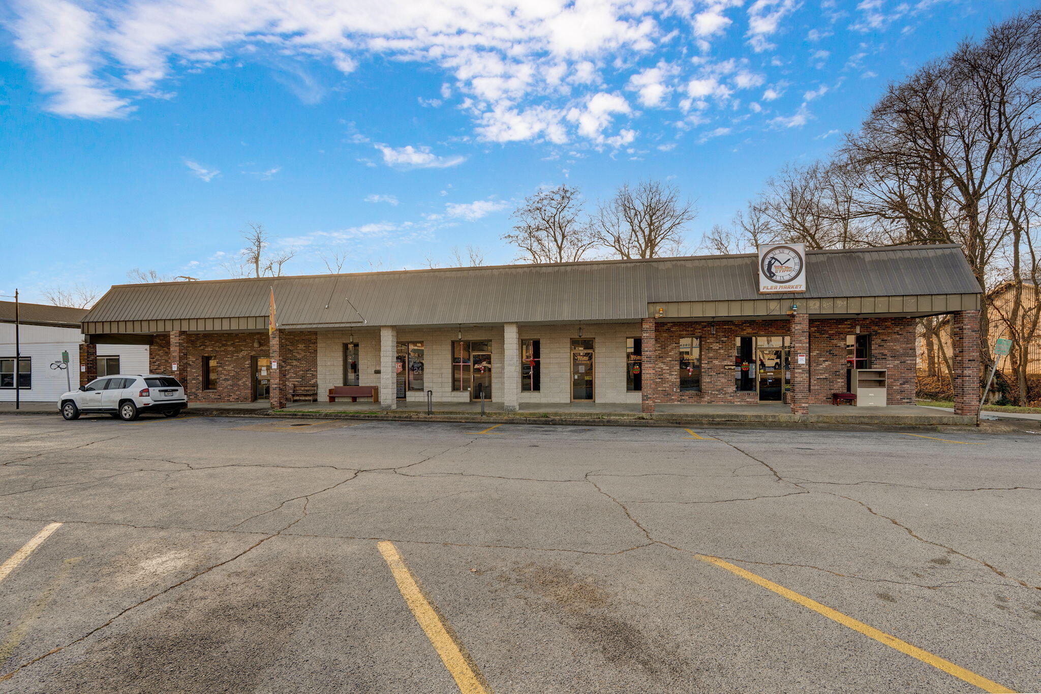 302 W Jackson Street — photo