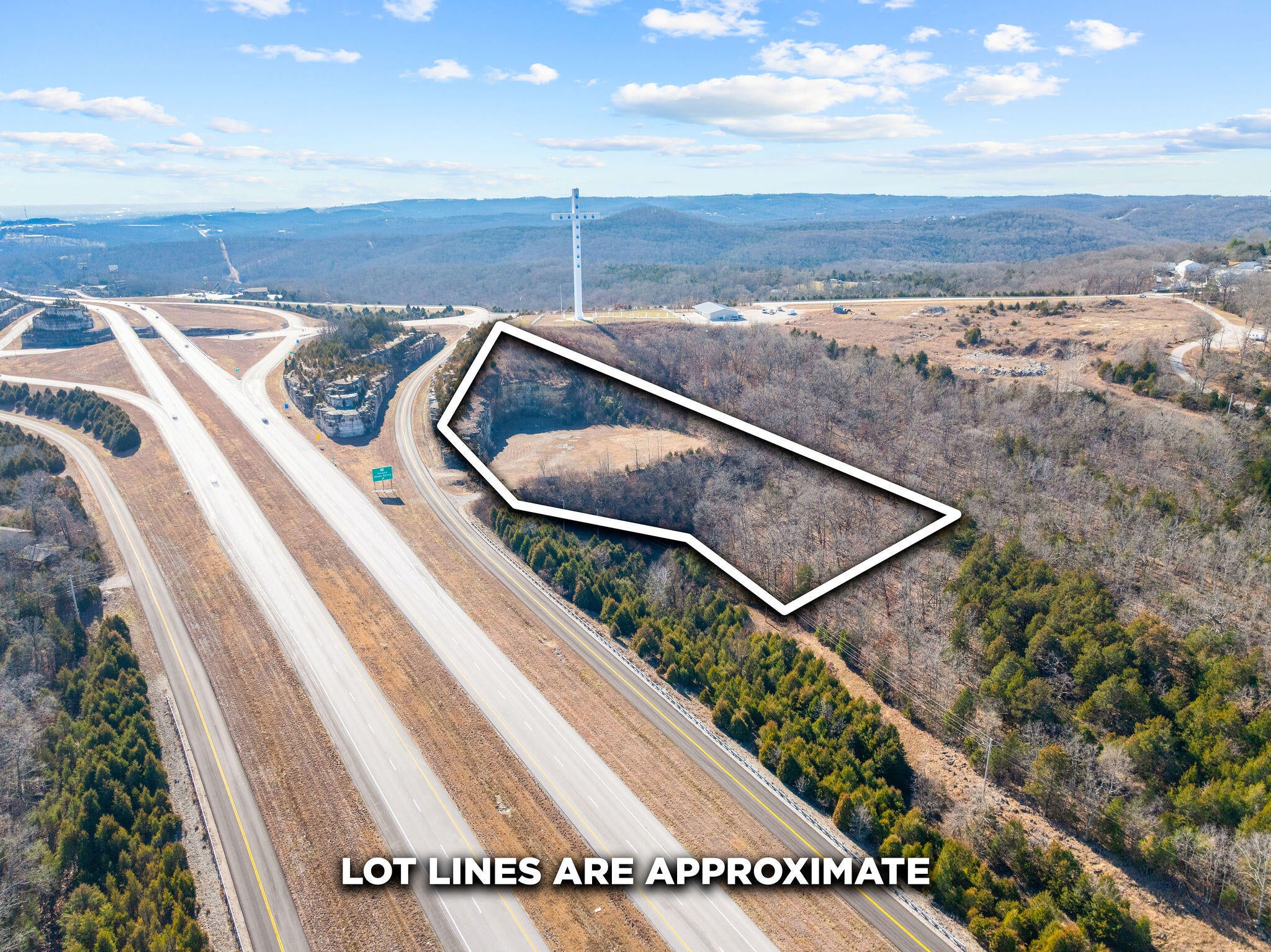 6041 N US Highway 65 — photo