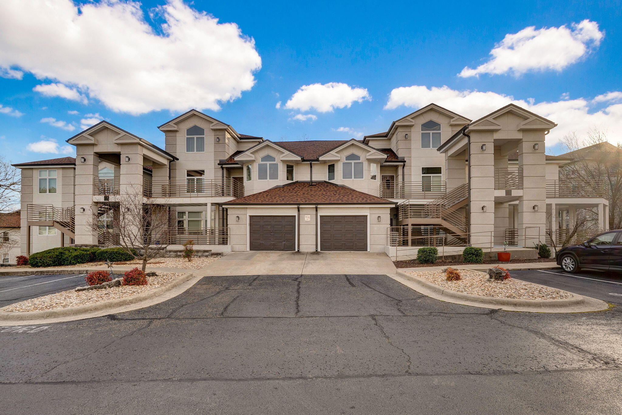 106 Oxford Drive 6-6 — photo