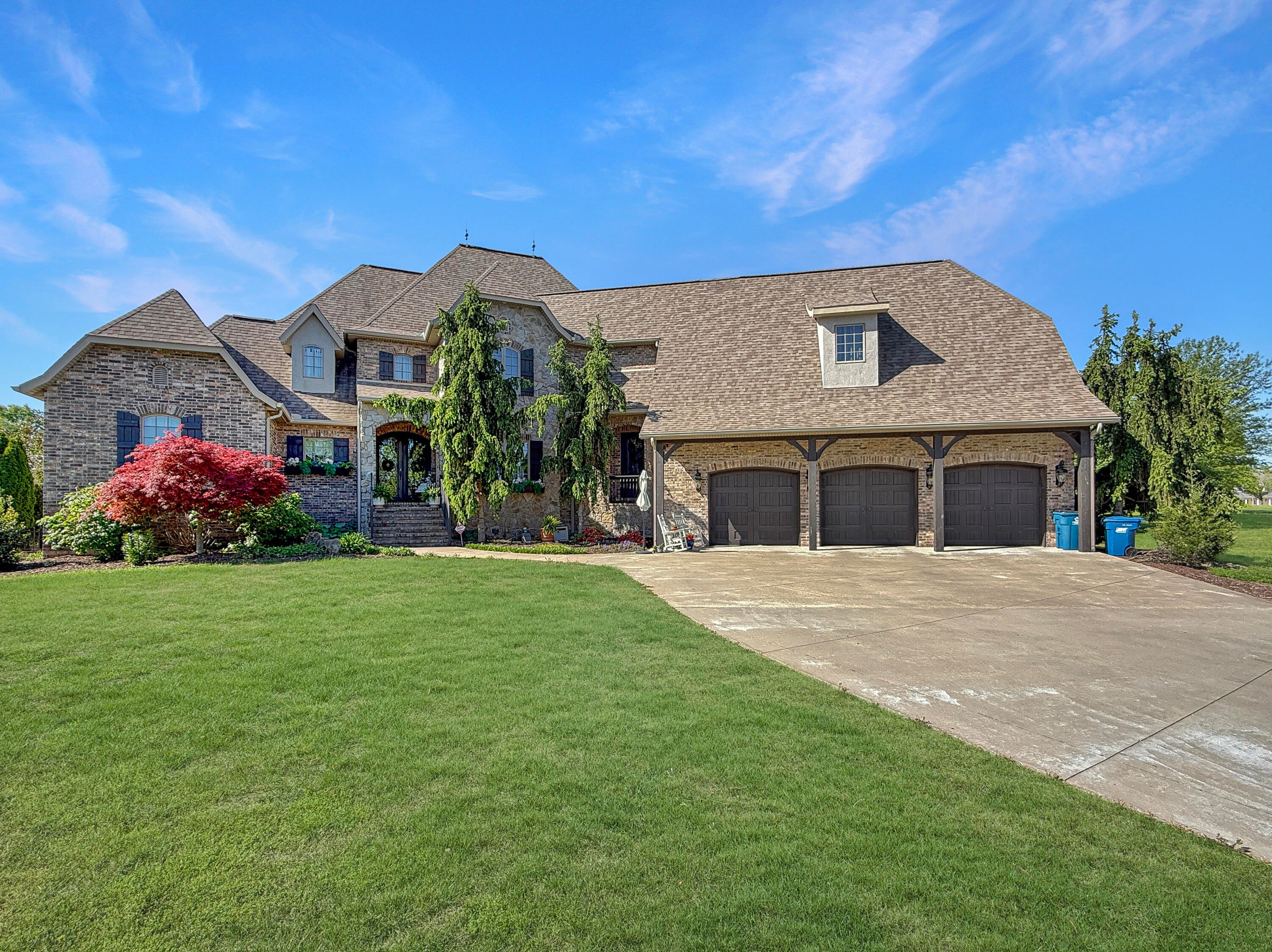 2000 Beau Drive — photo