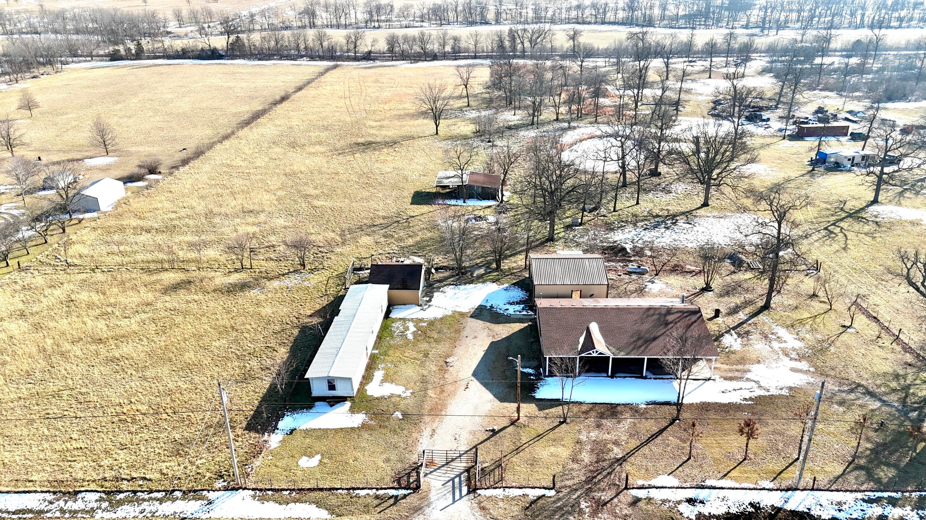 10343 Farm Road 2000 — photo