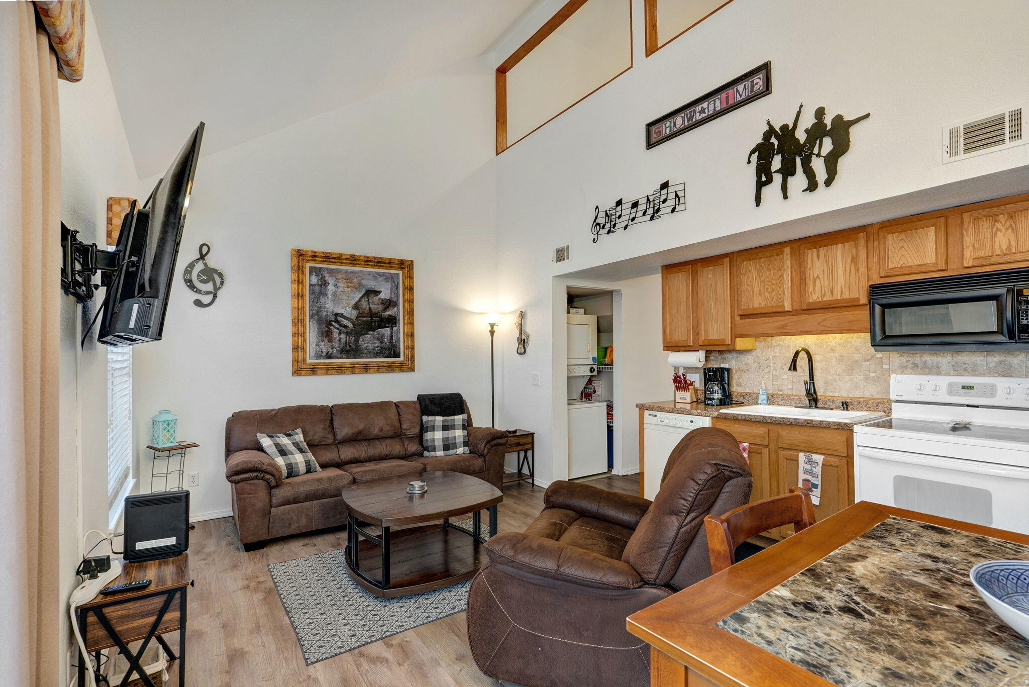 490 Abby Lane 5 — photo