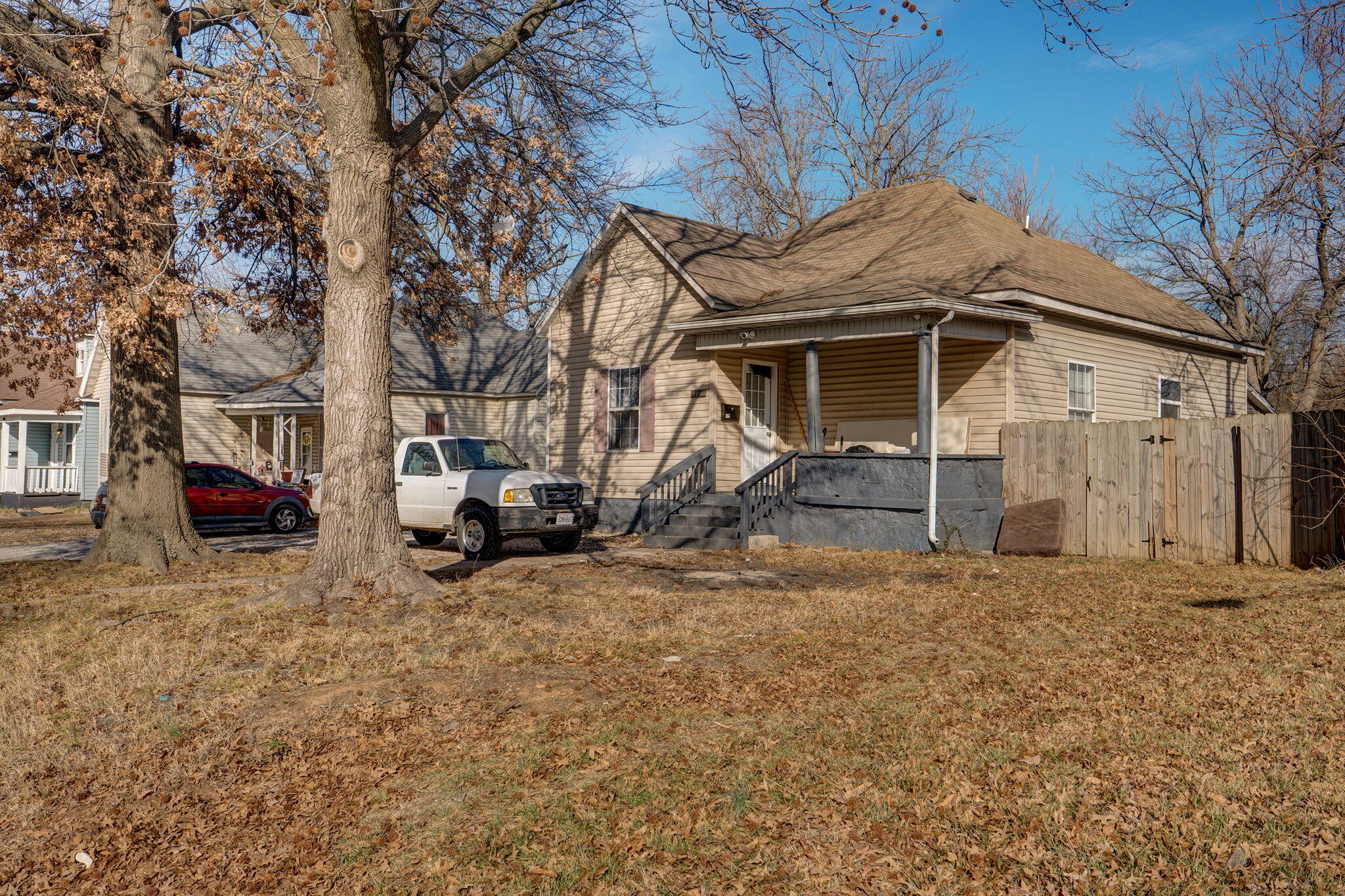 1105 W Division Street — photo