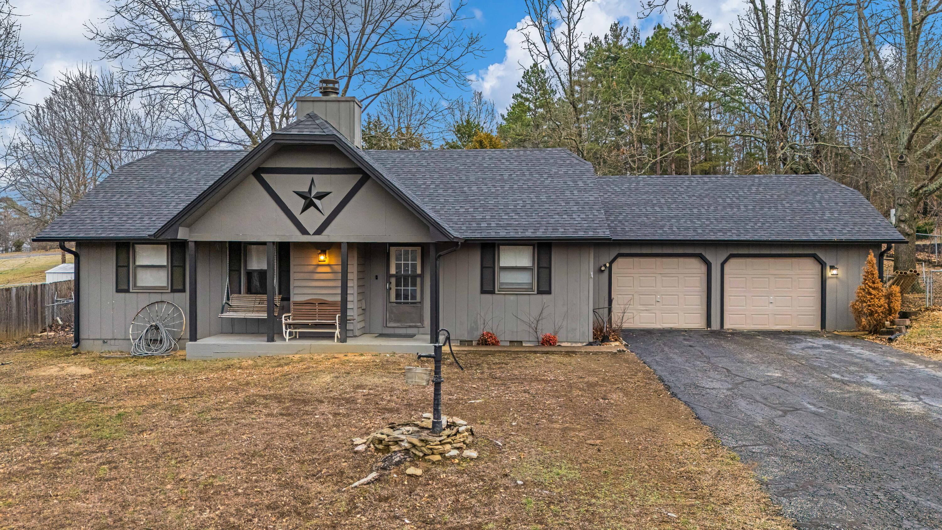 704 E Pamela Drive — photo