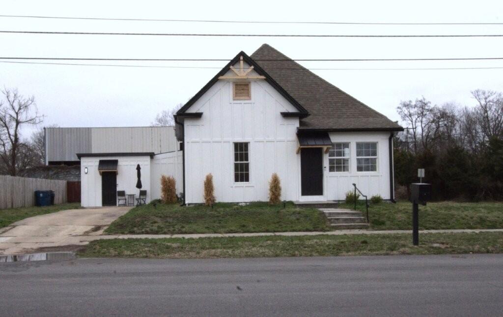 302 S Mckinley Avenue — photo