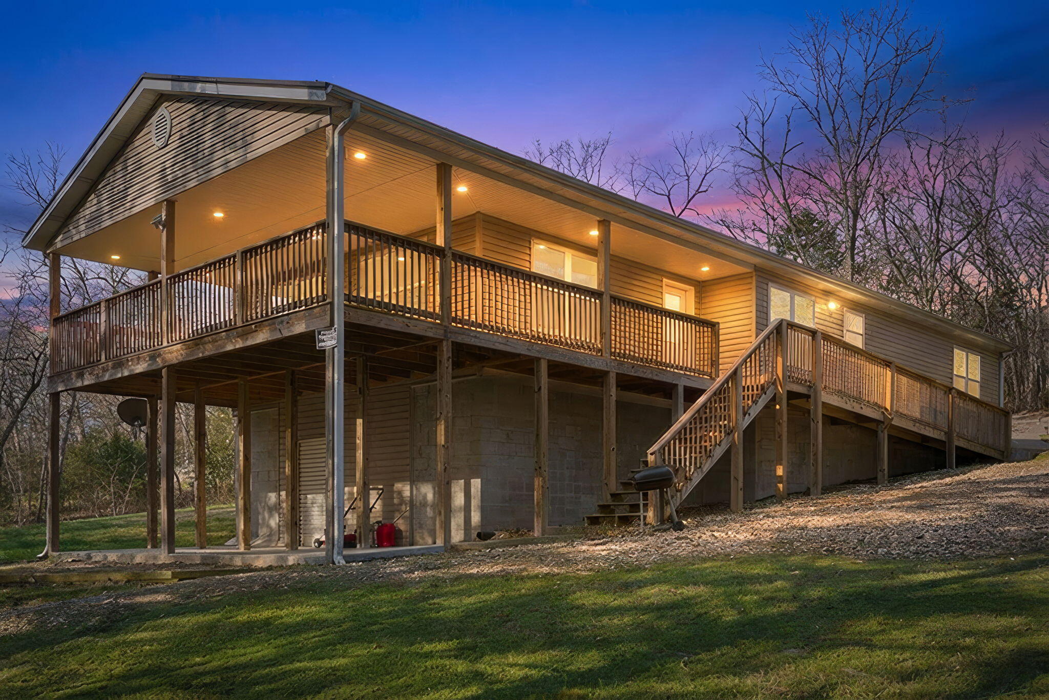 942 Lake Forest Drive — photo