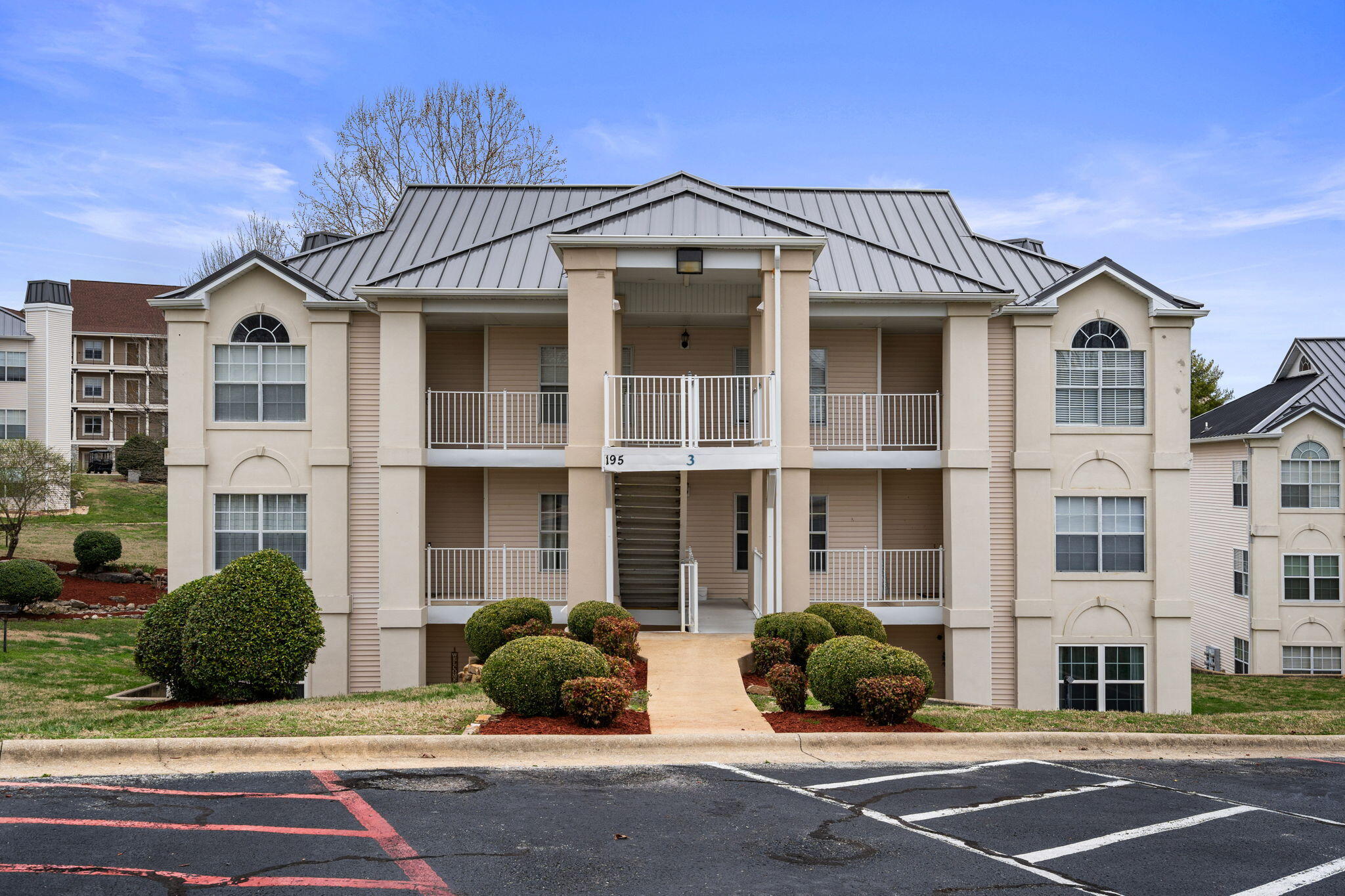 195 Meadow Brook Lane 3-5 — photo