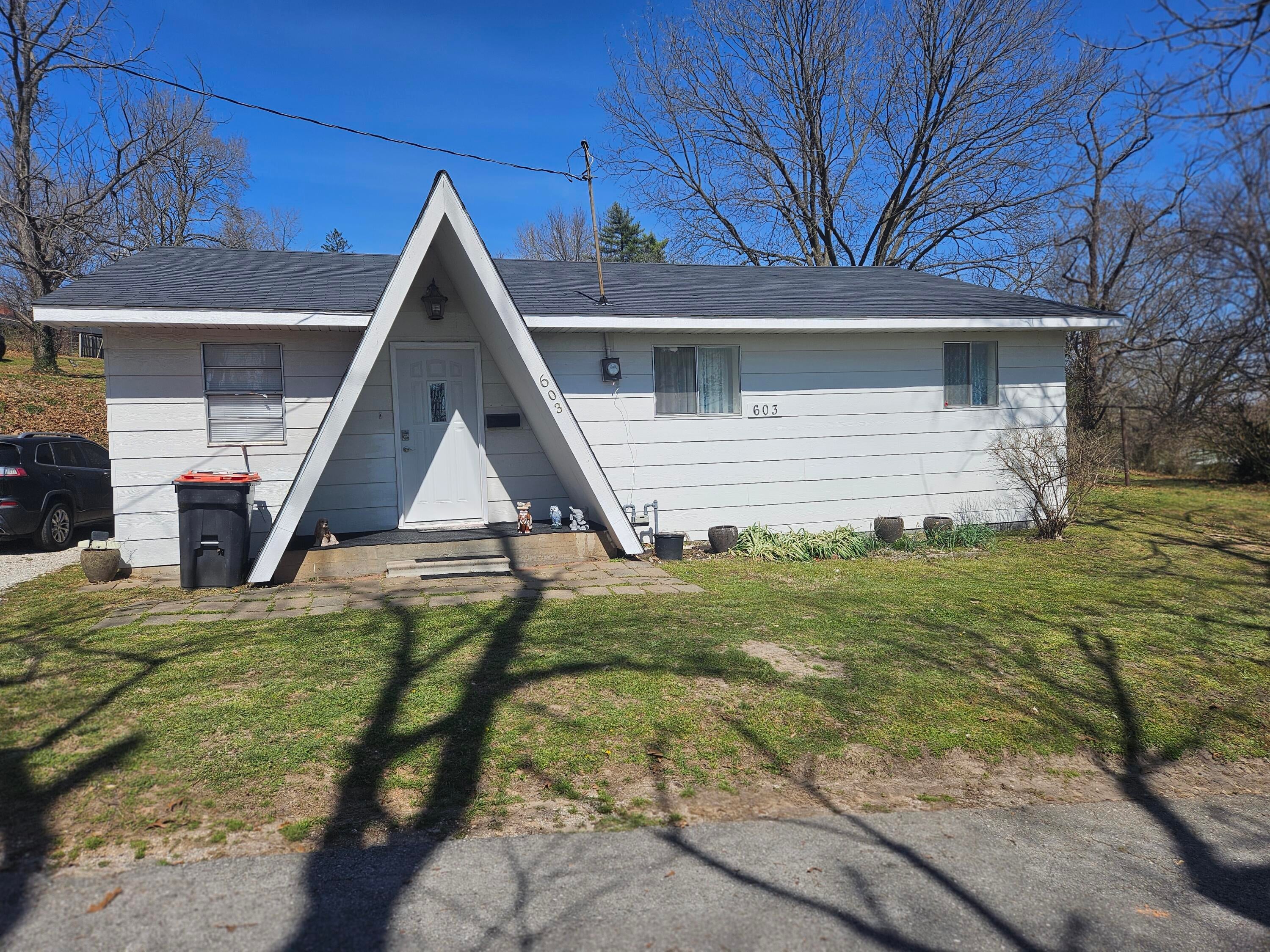 603 W 1st Street — photo