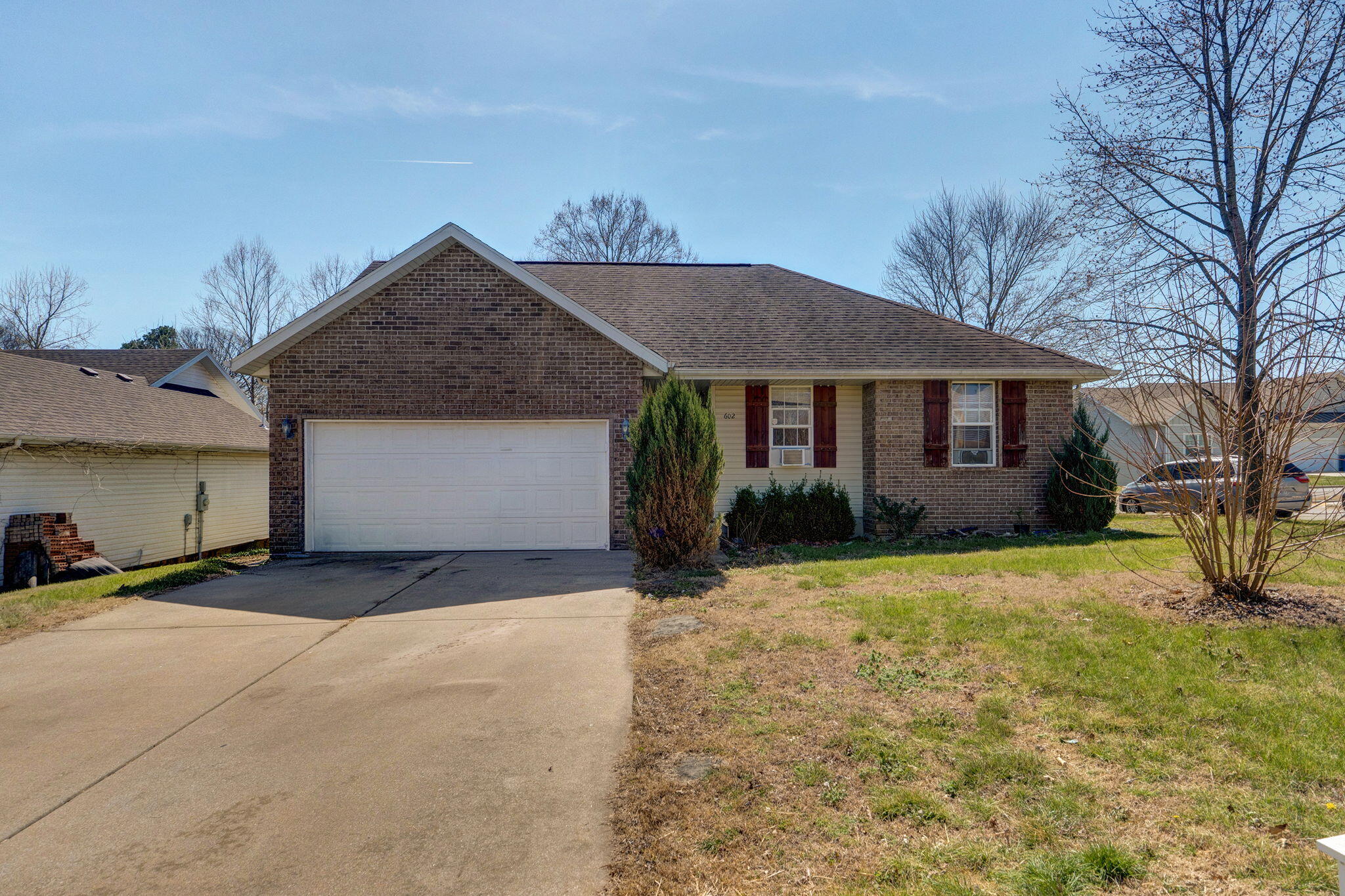 602 Oak Leaf Court — photo
