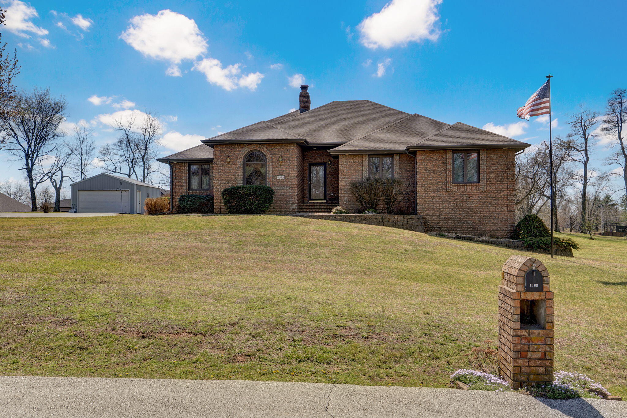 1476 E Peartree Drive — photo