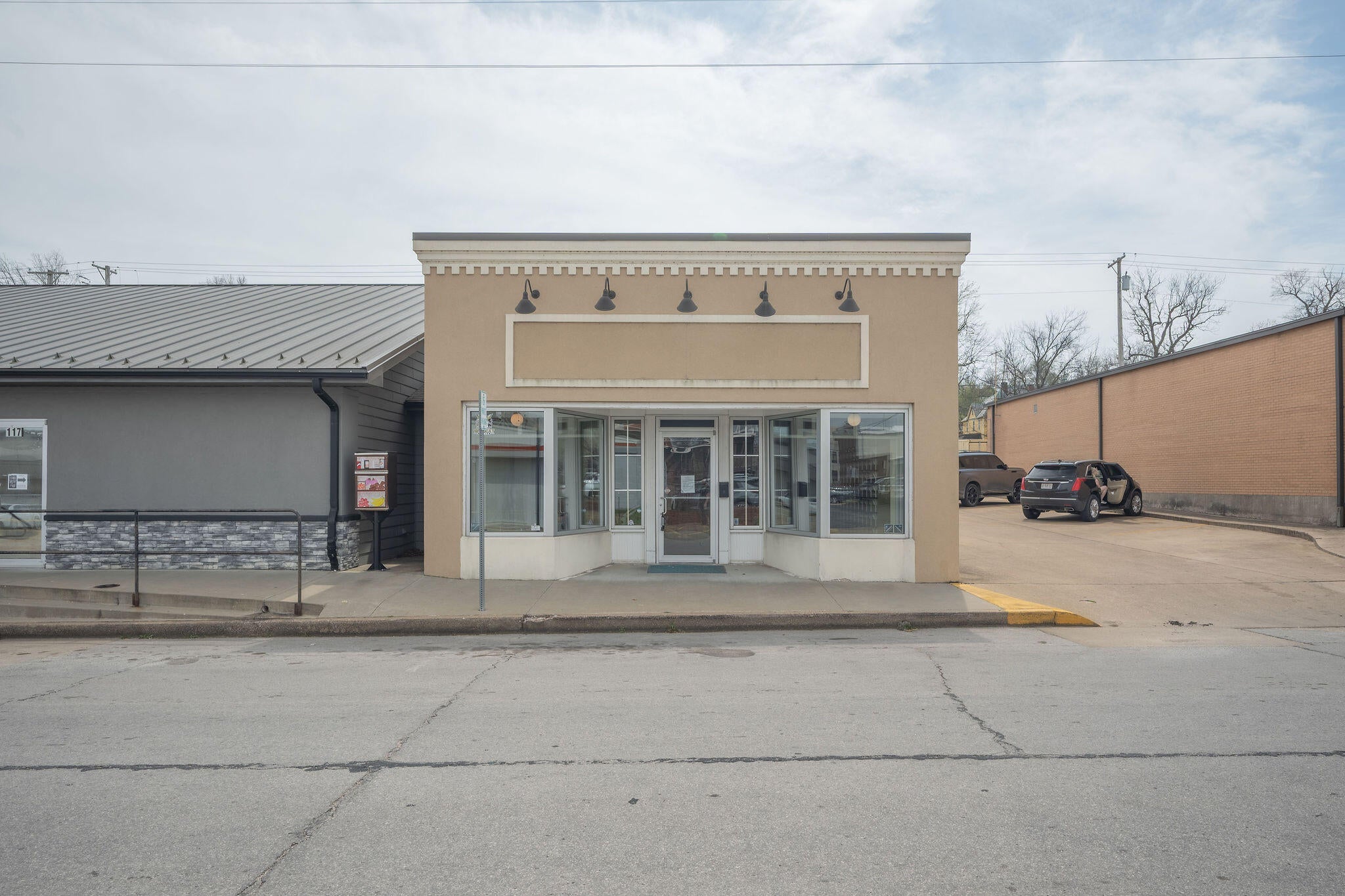 115 E Hickory Street — photo