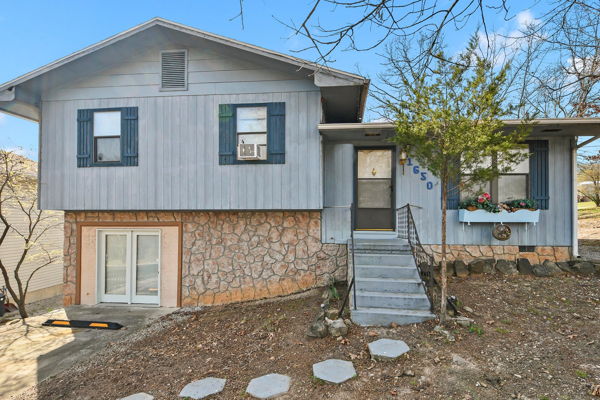 1650 Miller Drive — photo