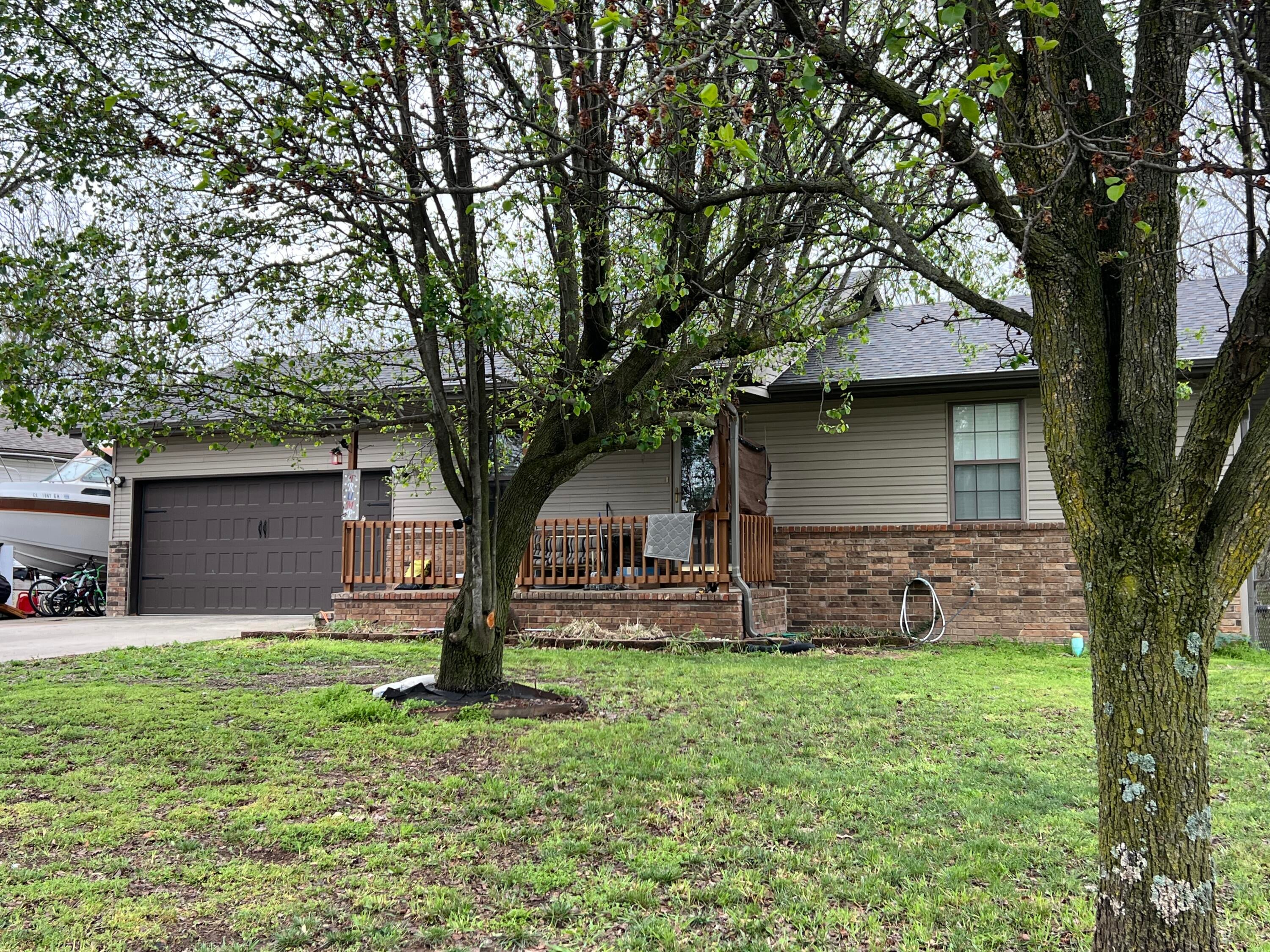 5467 Bradley Street — photo