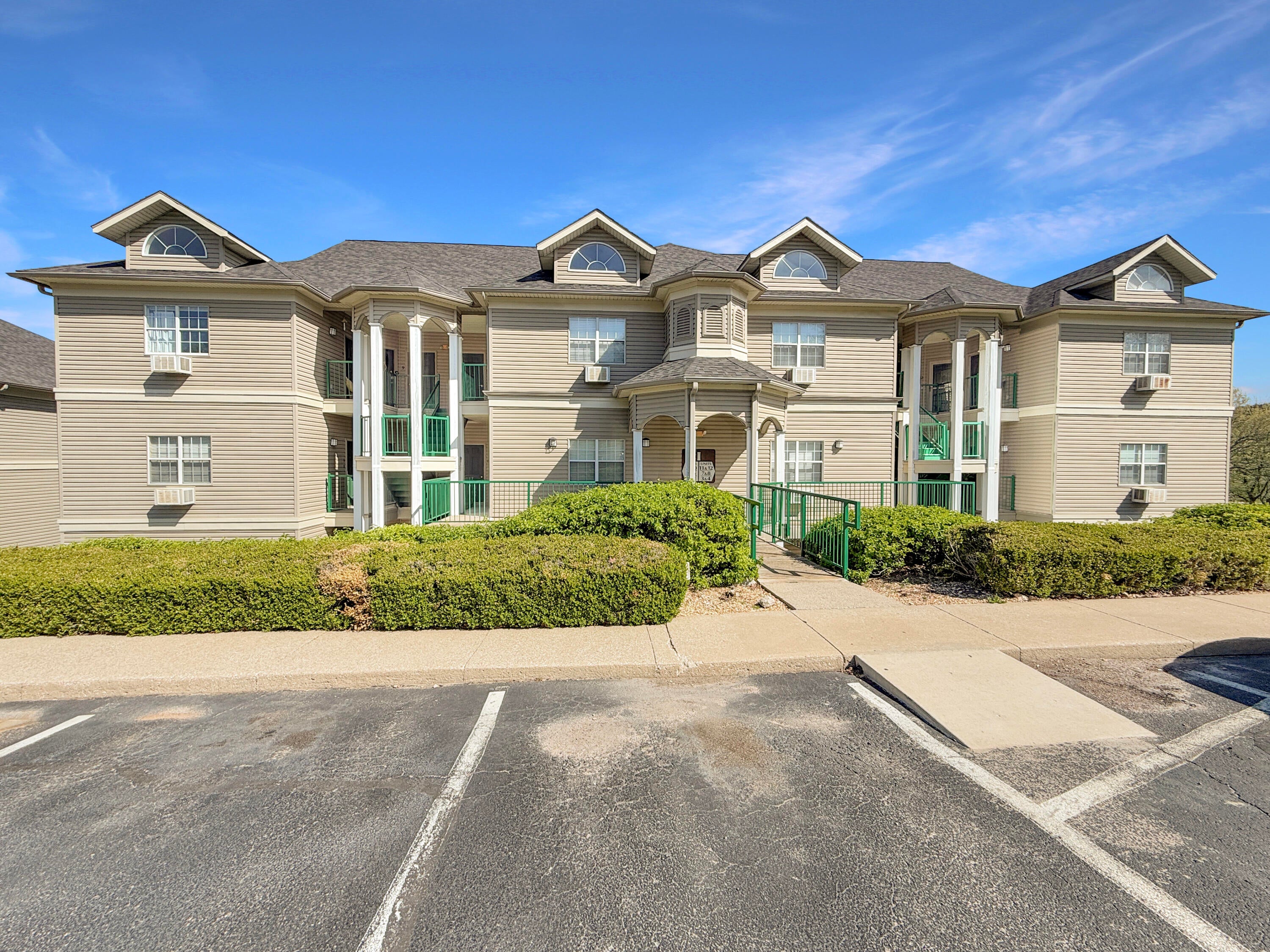 815 Holiday Ridge 1-9 — photo