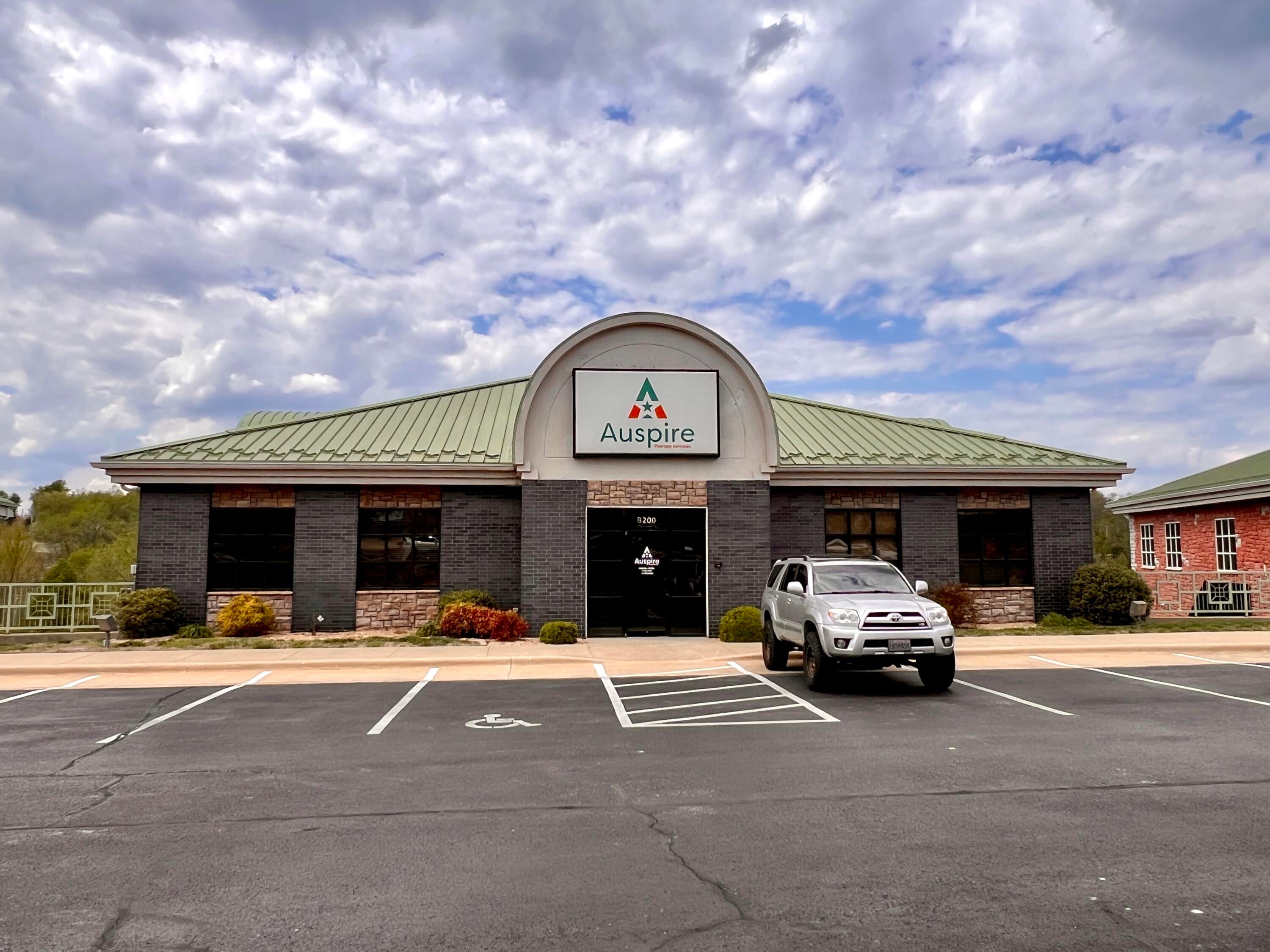909 E Republic Road B-200 — photo