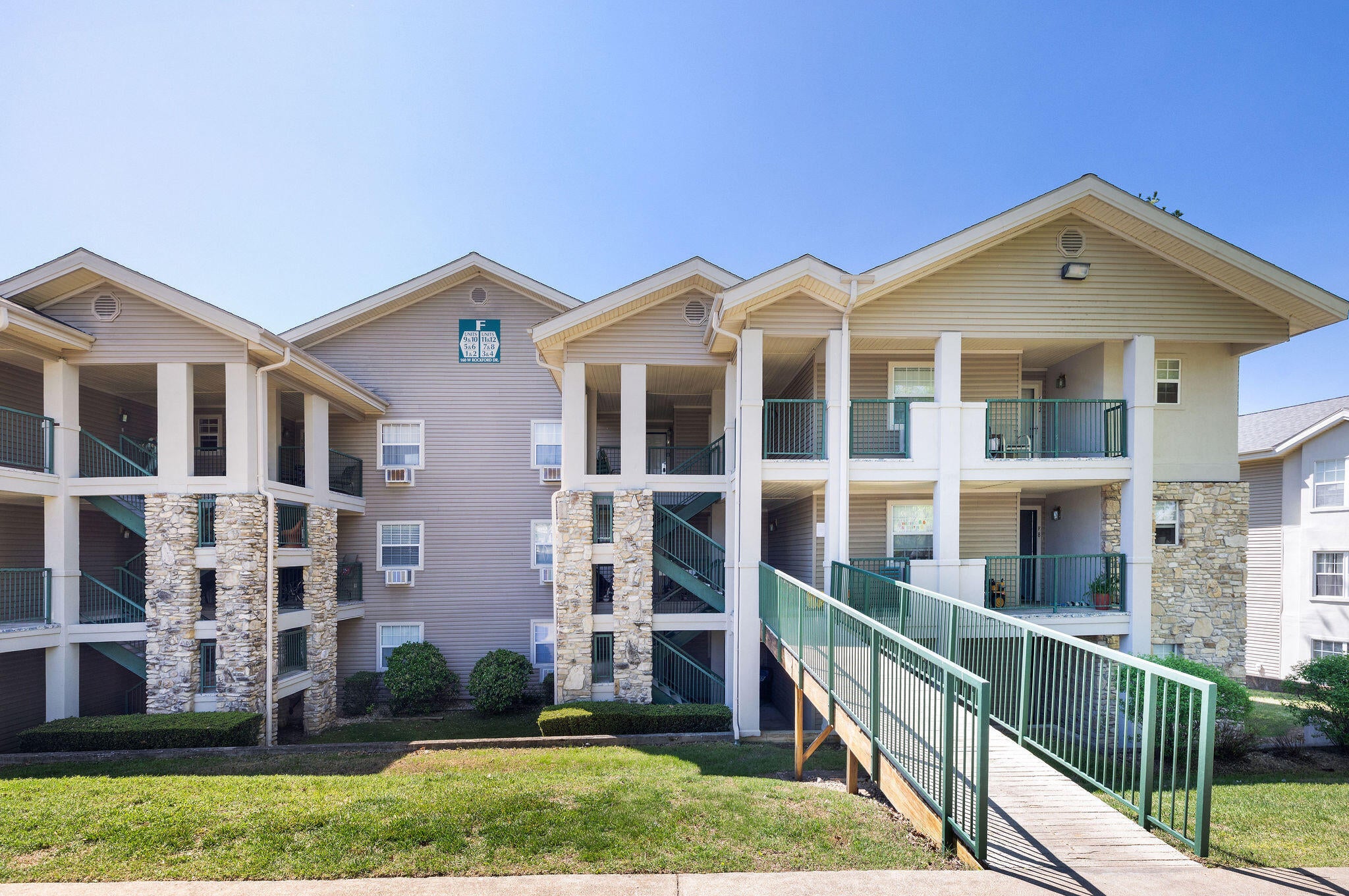 160 W Rockford Drive F 11 — photo