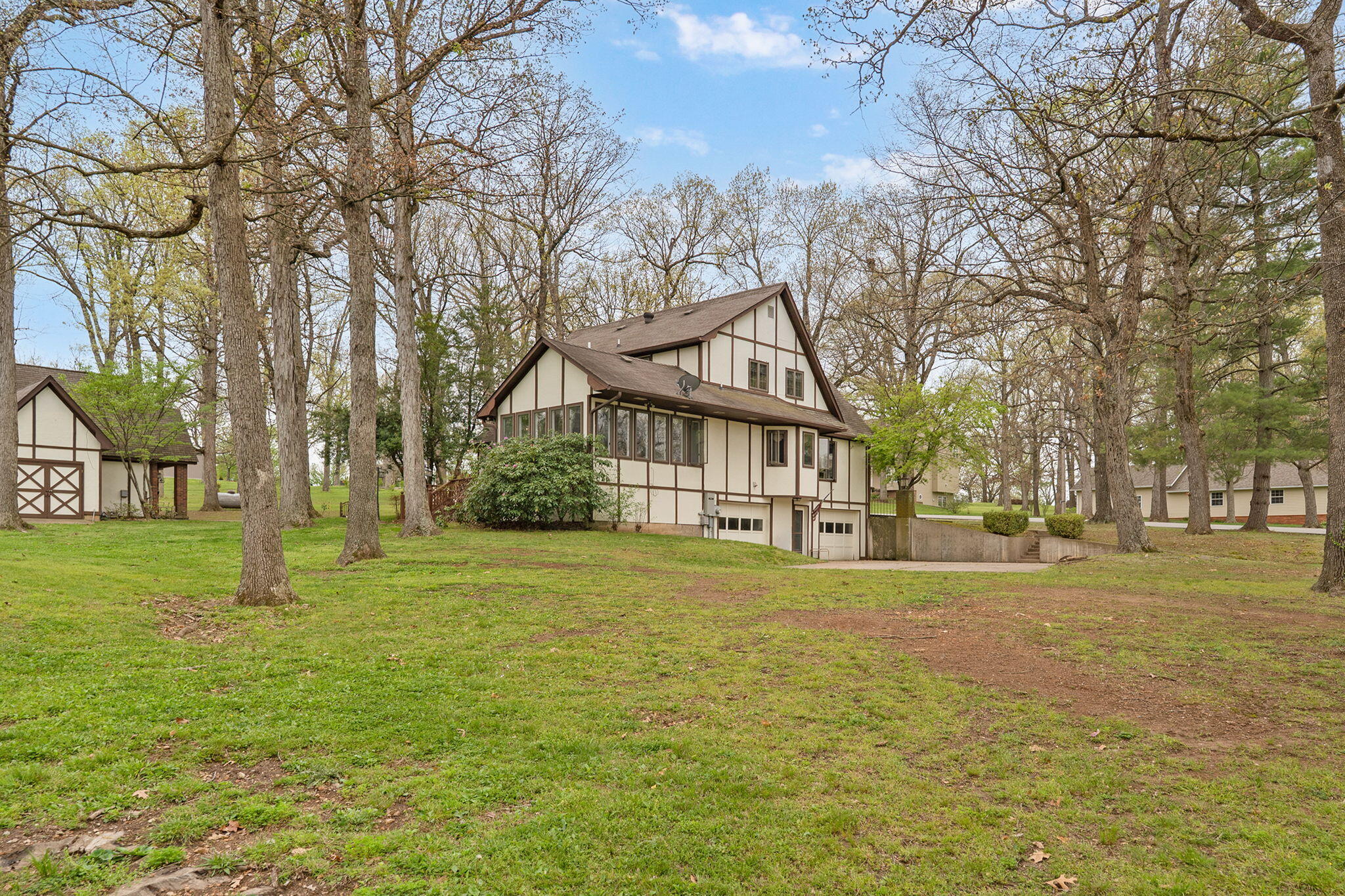 103 R J Lane — photo