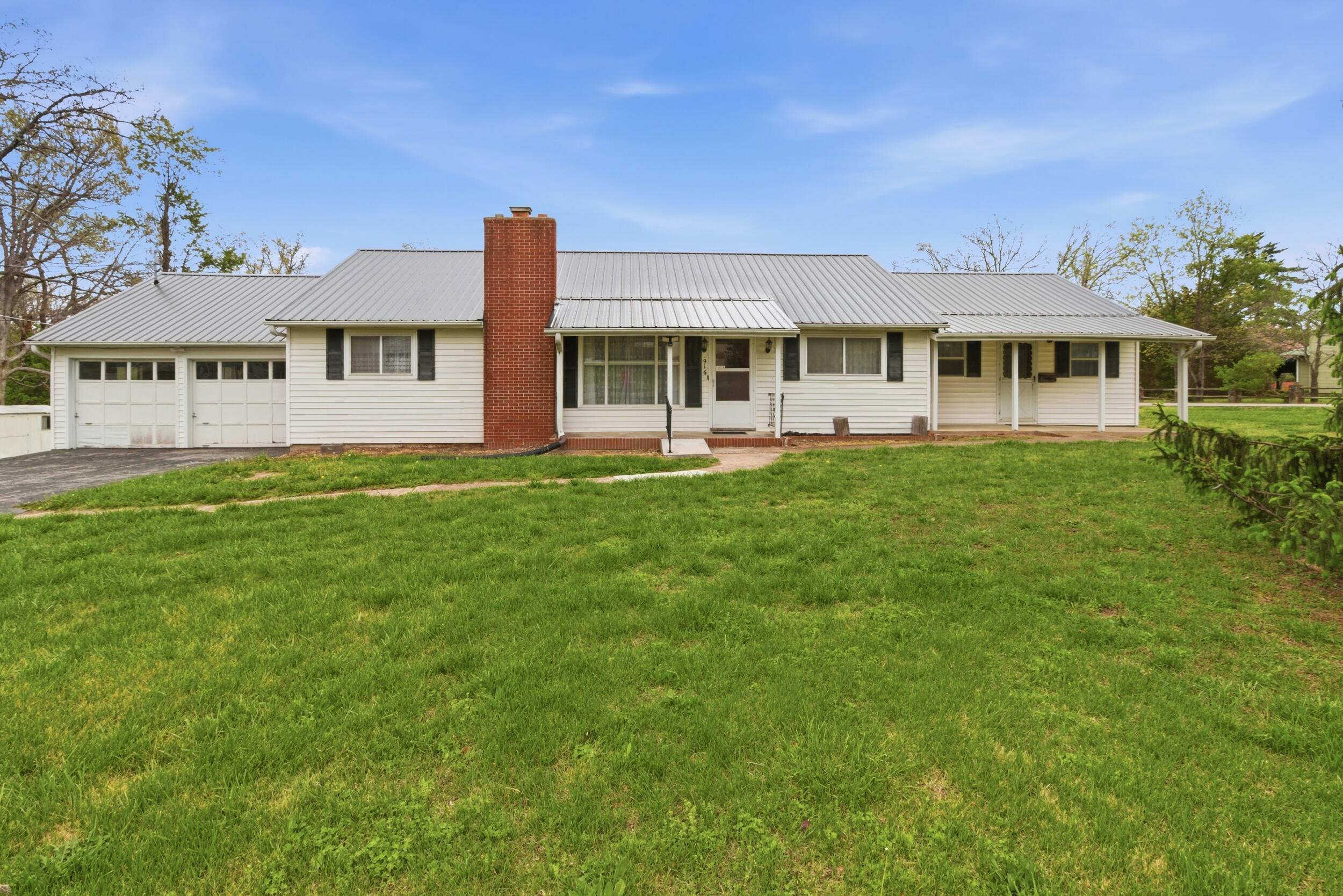 916 Sommerfield Drive — photo