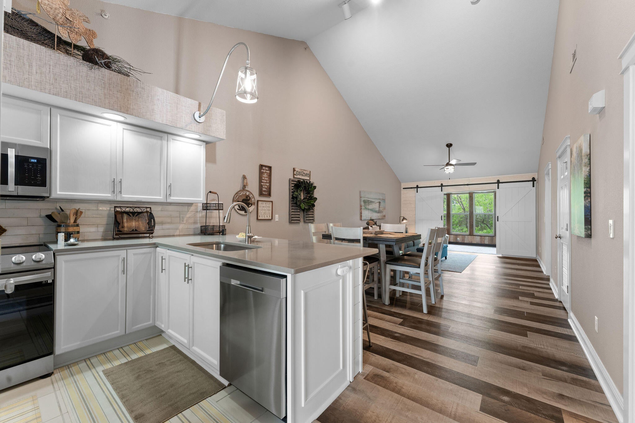 225 Lower Emerald Bay Circle 17 — photo